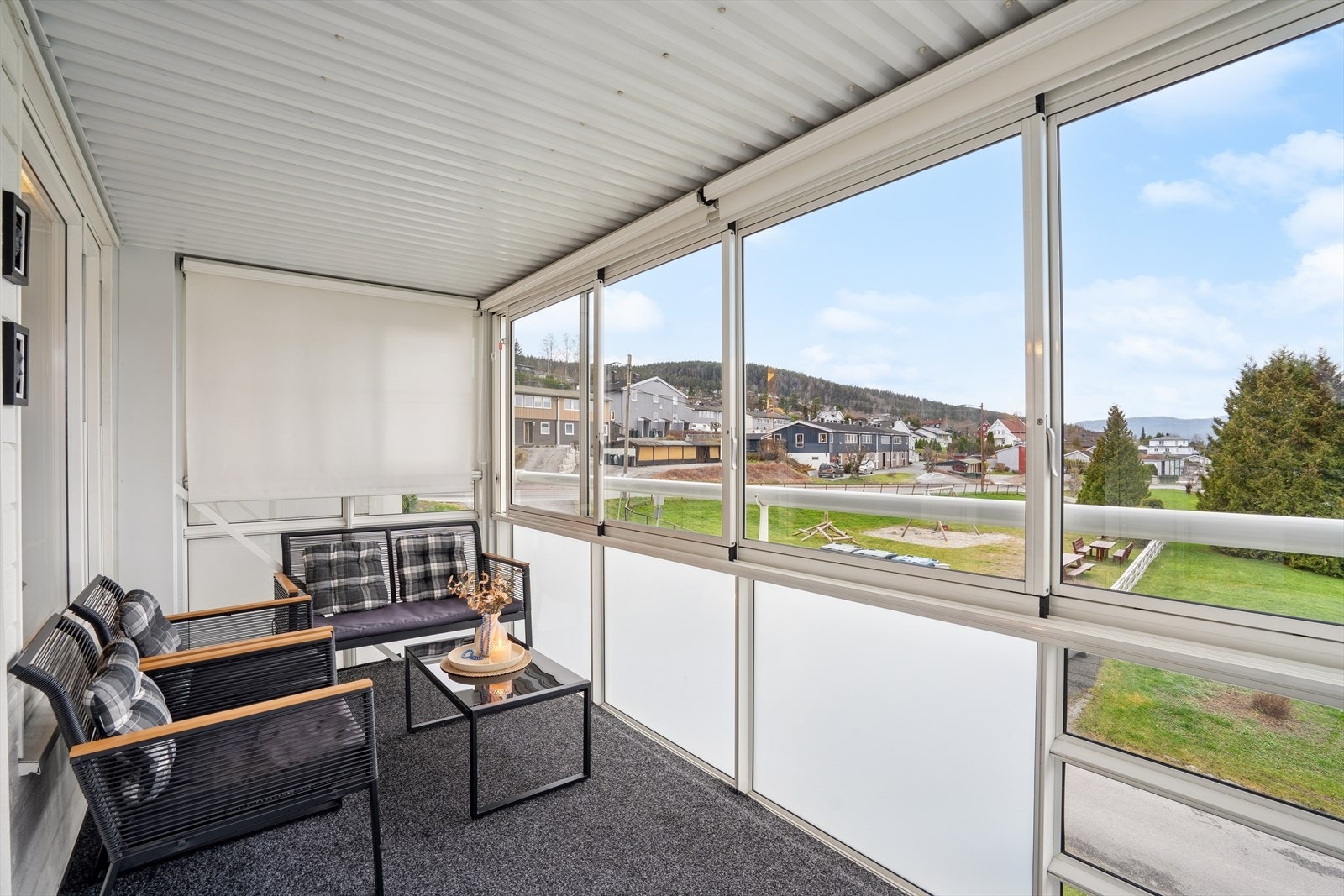 Balkongen er på ca. 8 m². Galleribilde