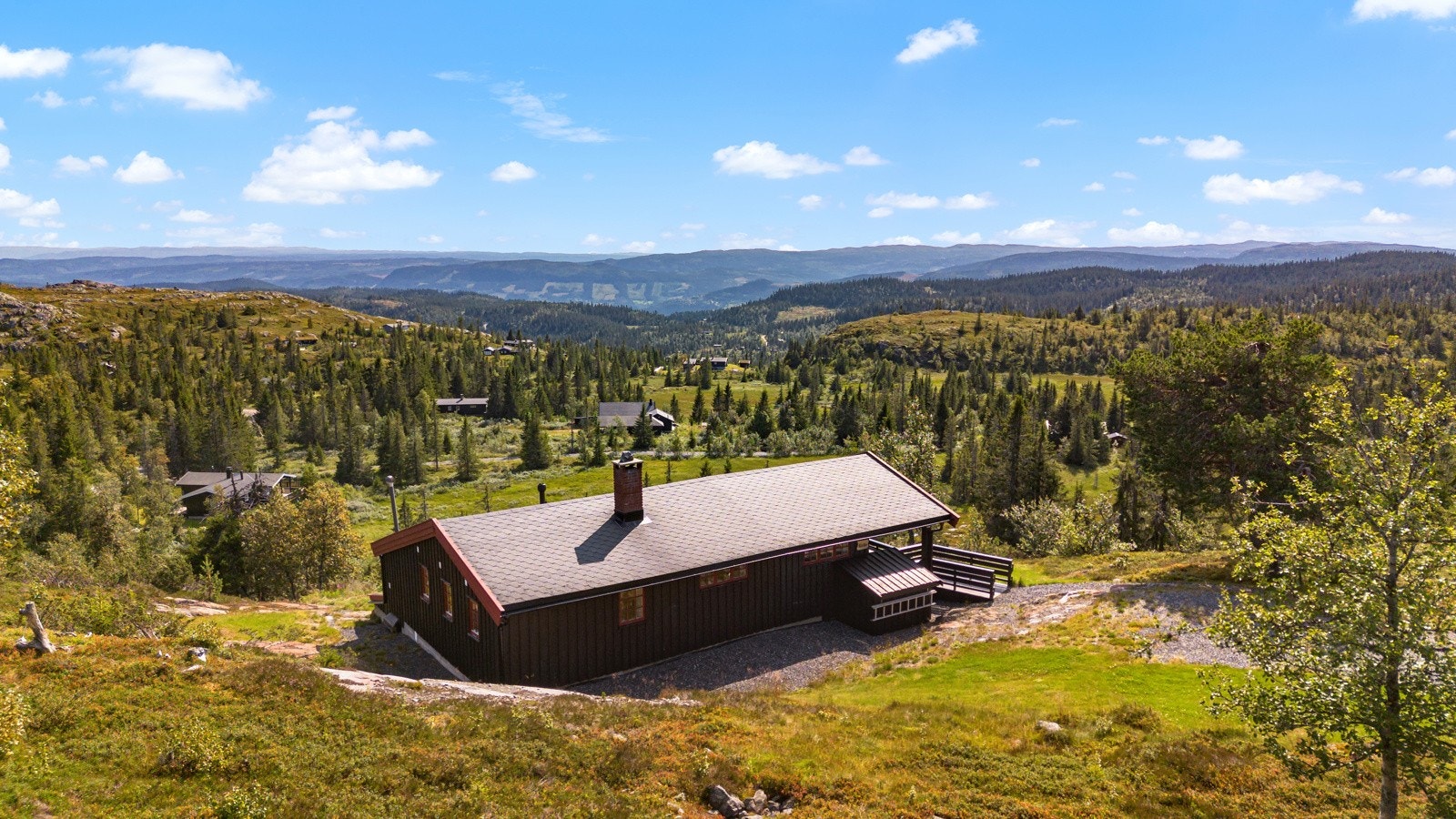 Her kan en nyte flott utsikt og den gode fjelluften på de fine dagene Galleribilde
