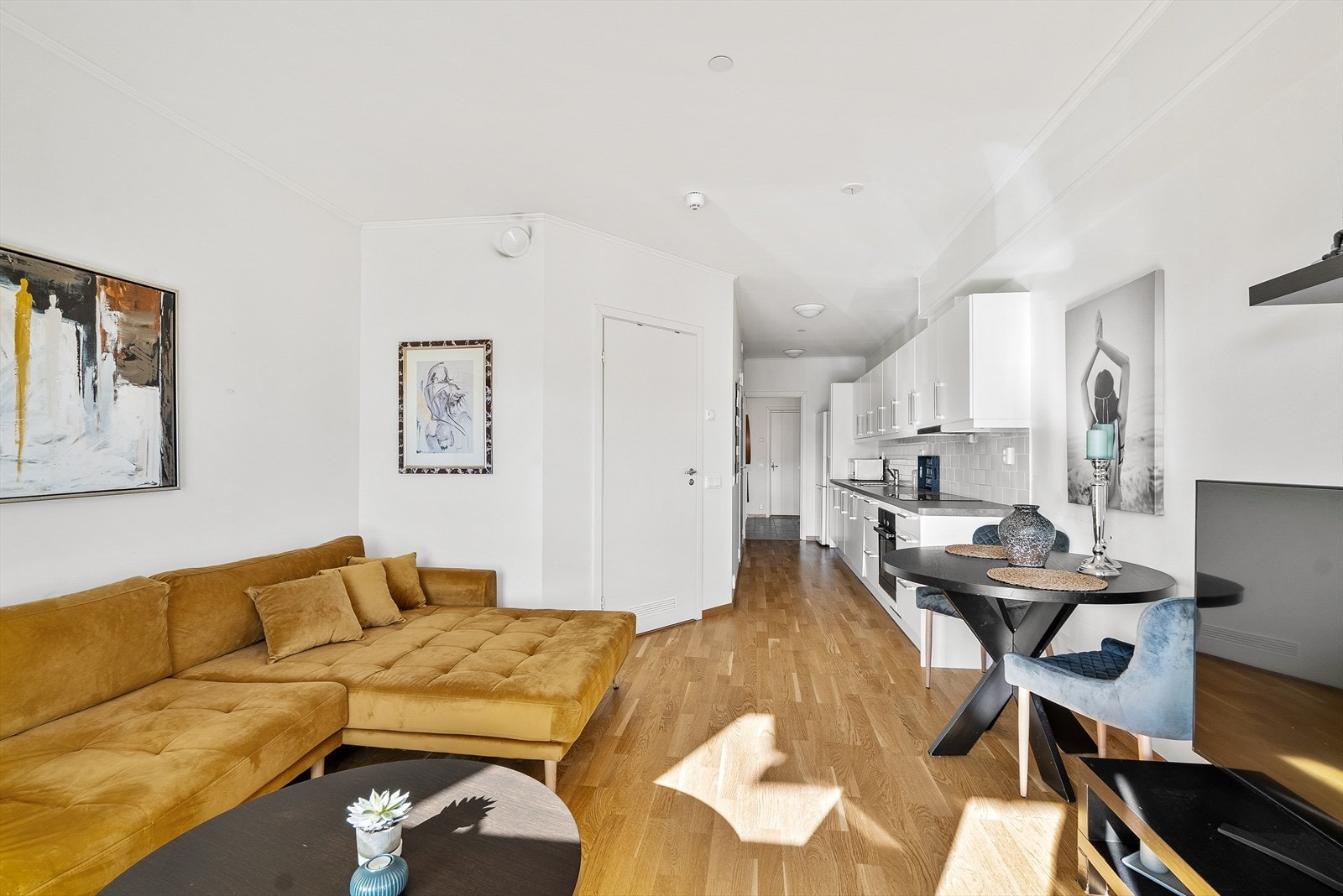 Lyse tidløse fargevalg og det er balansert ventilasjon. Galleribilde