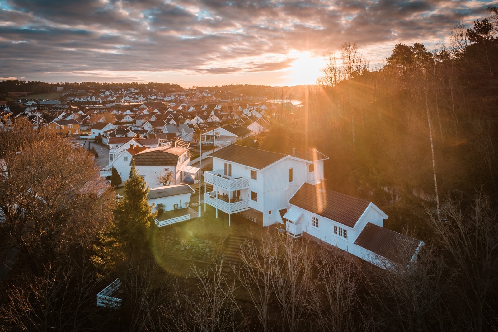 Eiendommen ligger skjermet til, her kan du altså nyte utsikten din i fred! Galleribilde