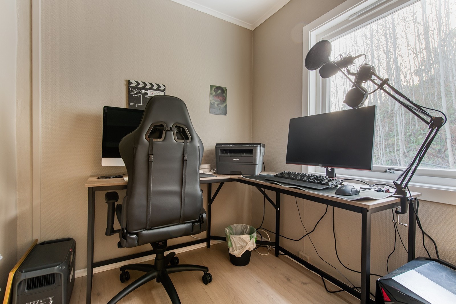 Det andre soverommet er lyst og fint, og blir i dag brukt som kontor. Galleribilde