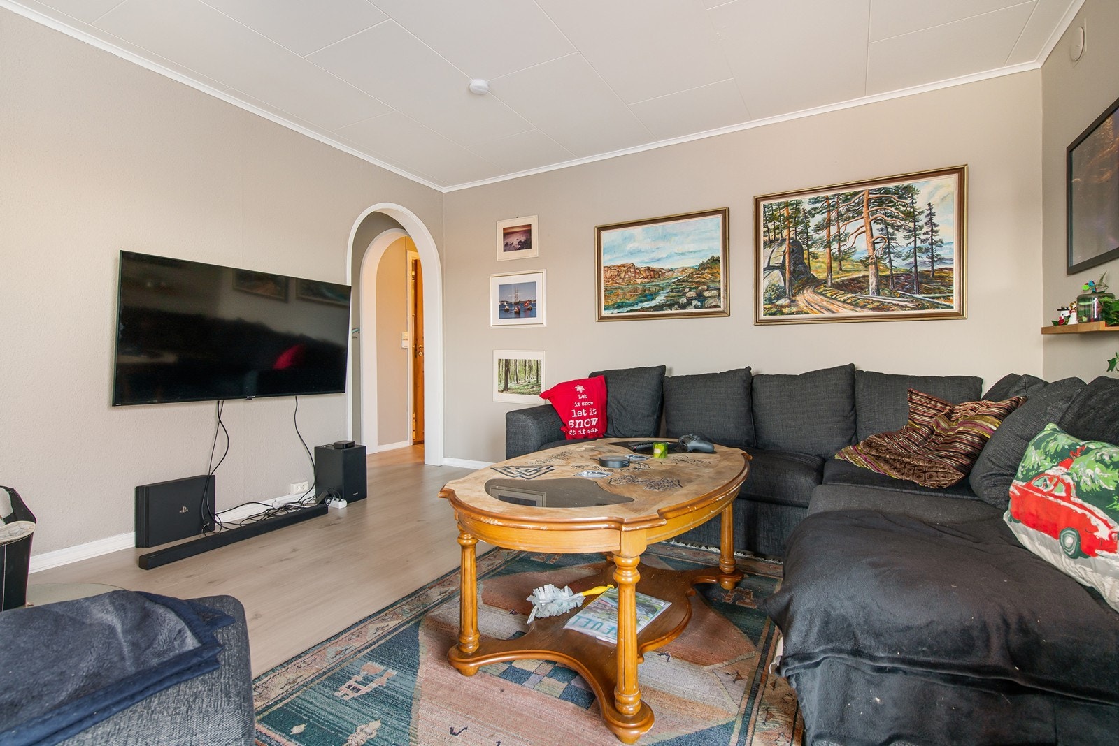 God plass i stua til å slappe av etter lange dager. Galleribilde