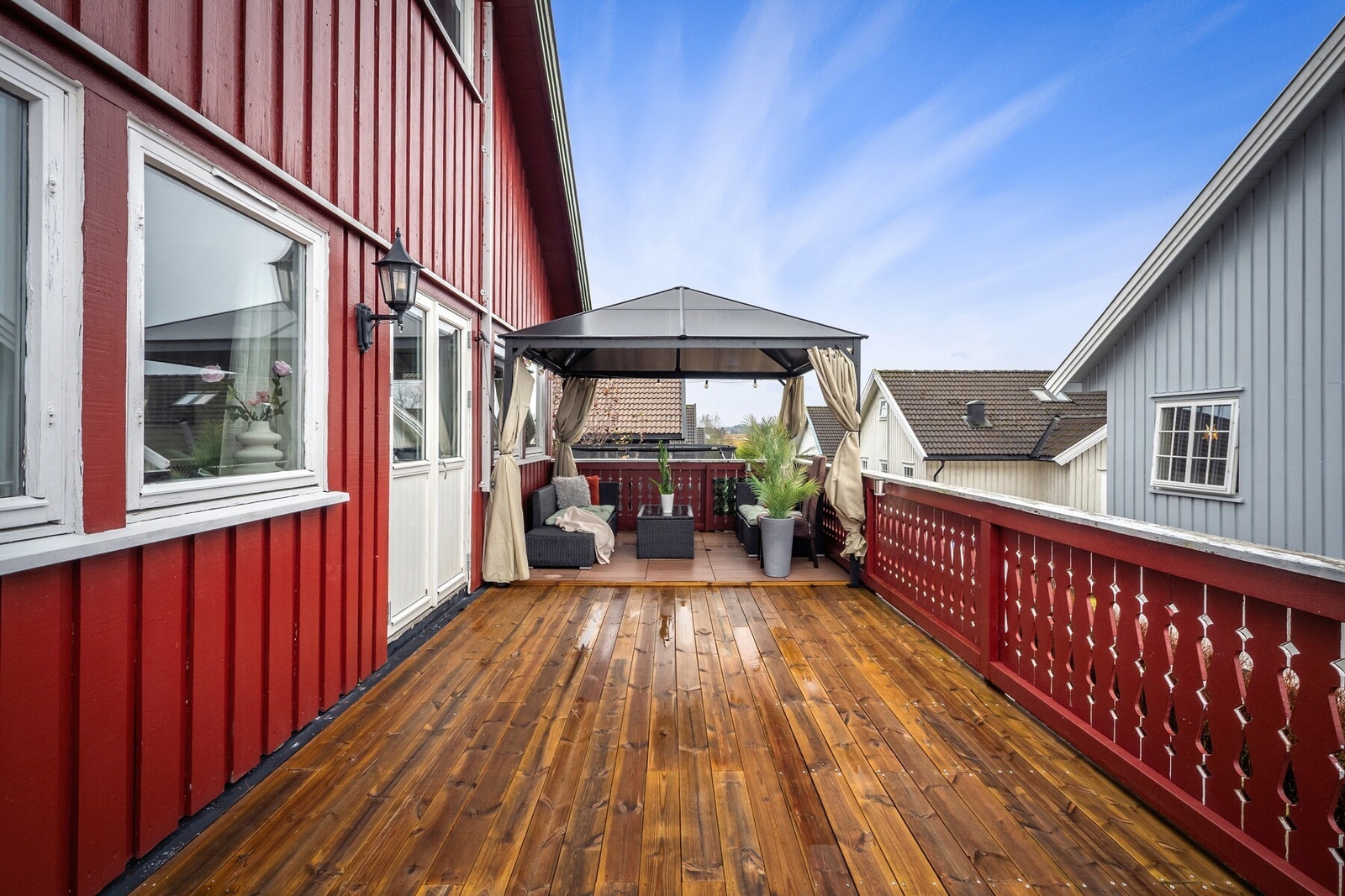 De attraktive uteområdene boligen har å by på er virkelig høydepunktene ved boligen. Galleribilde