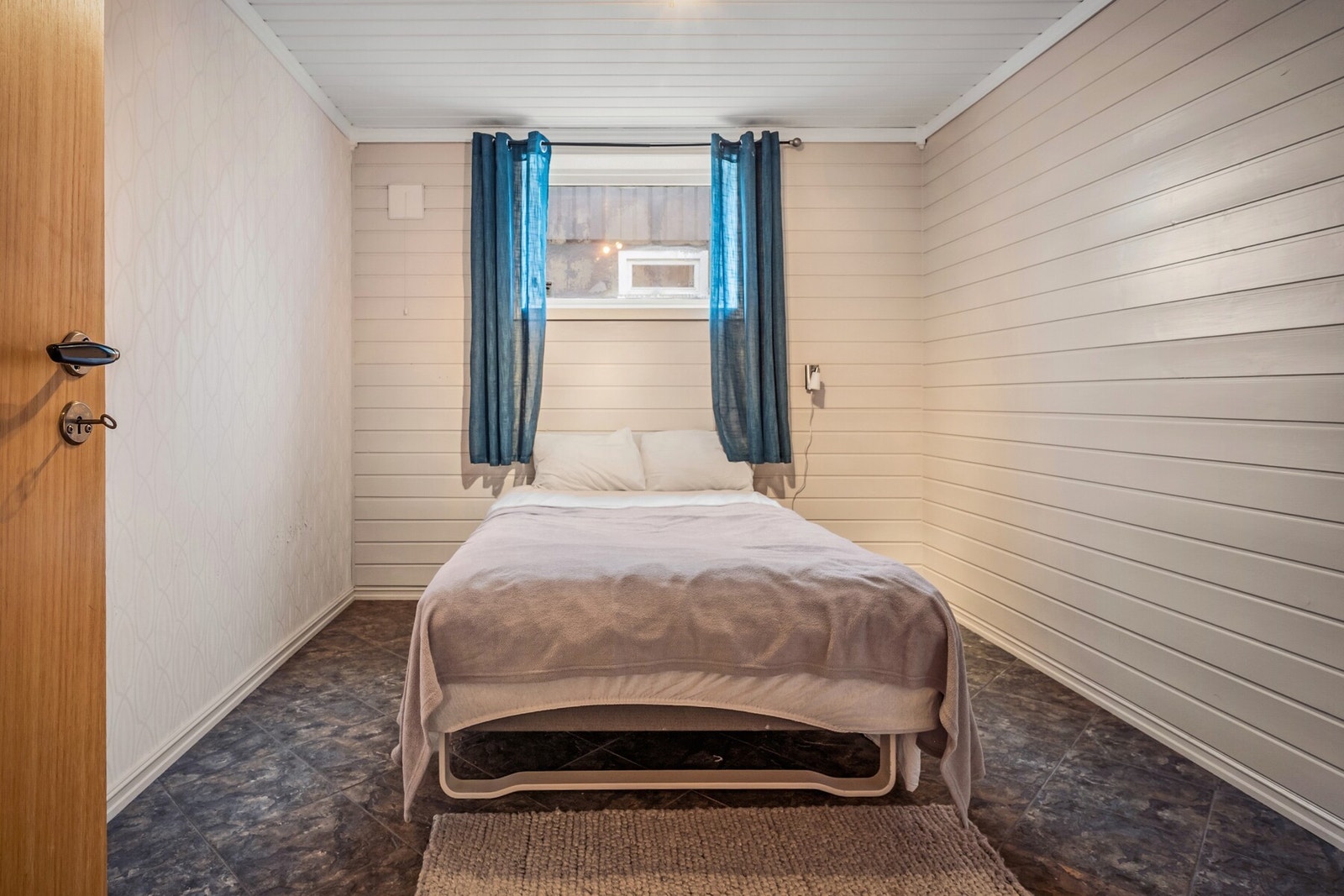 Kjelleren kommer med to rom som tidligere har vært benyttet som soverom. Galleribilde