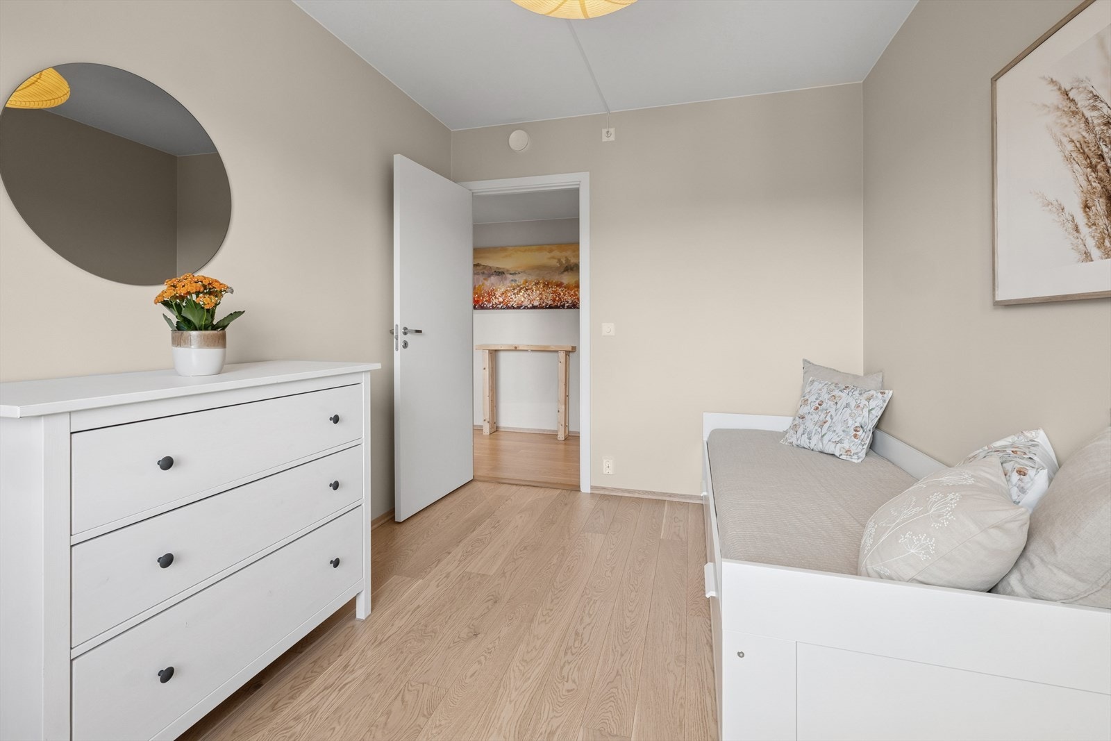 Alle soverommene ligger praktisk til i forbindelse med gangen. Galleribilde