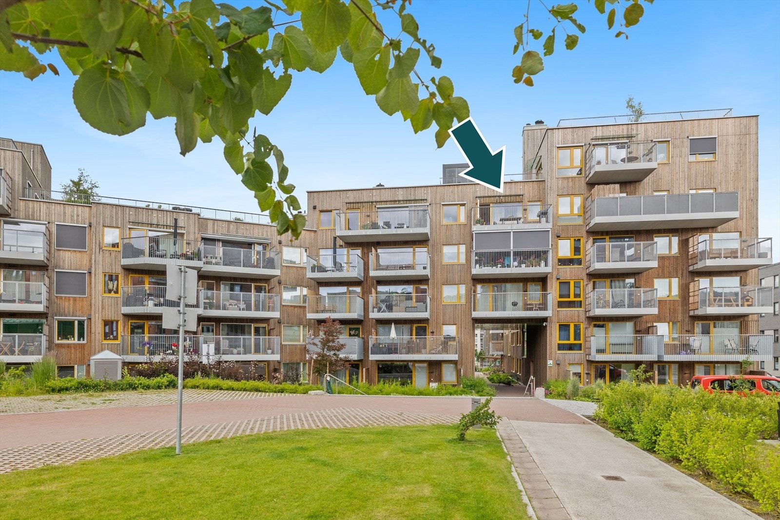 Leiligheten har fin intern beliggenhet i øverste etasje i oppgangen. Galleribilde