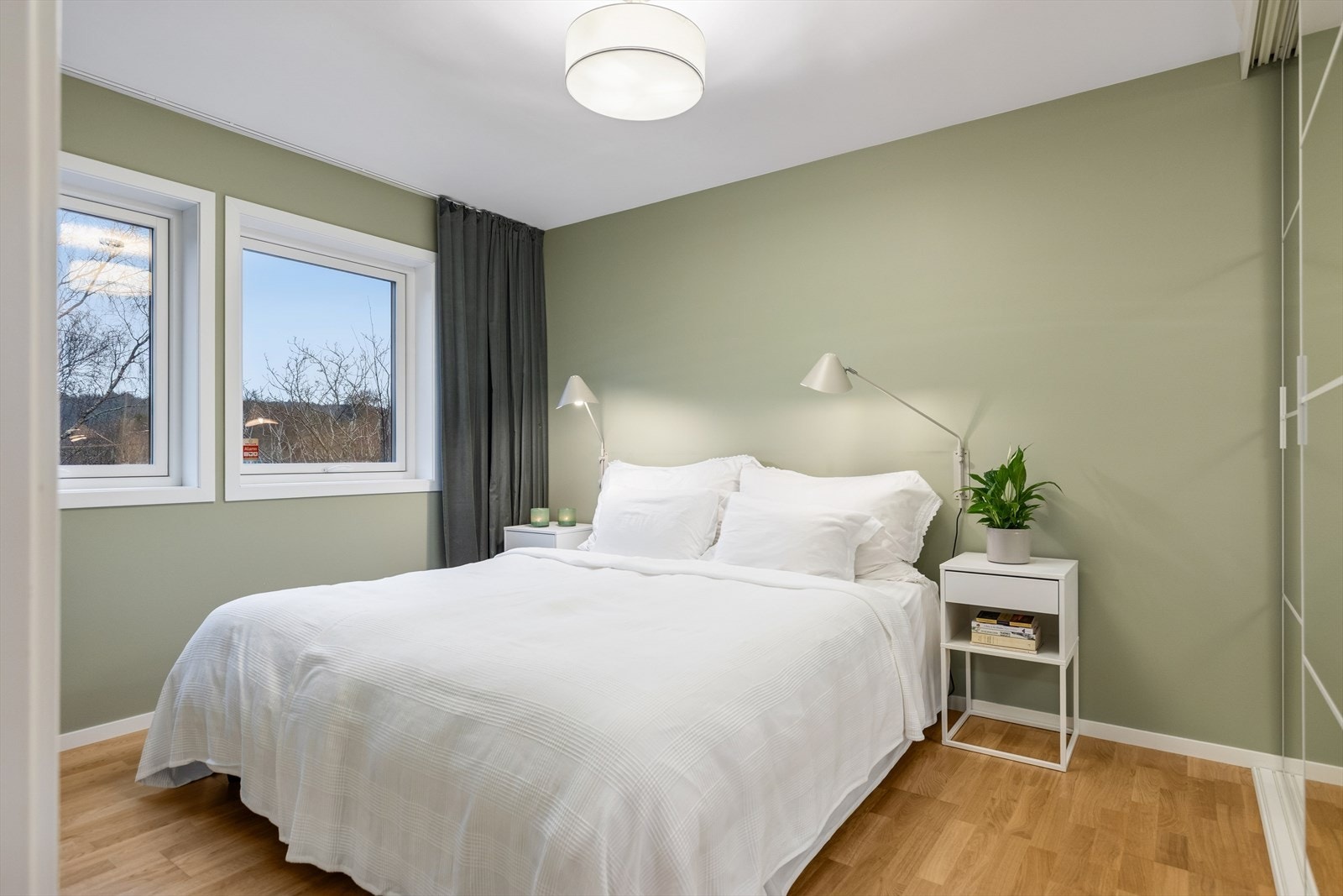 Hovedsoverommet er av god størrelse, og har god plass til dobbeltseng. Galleribilde