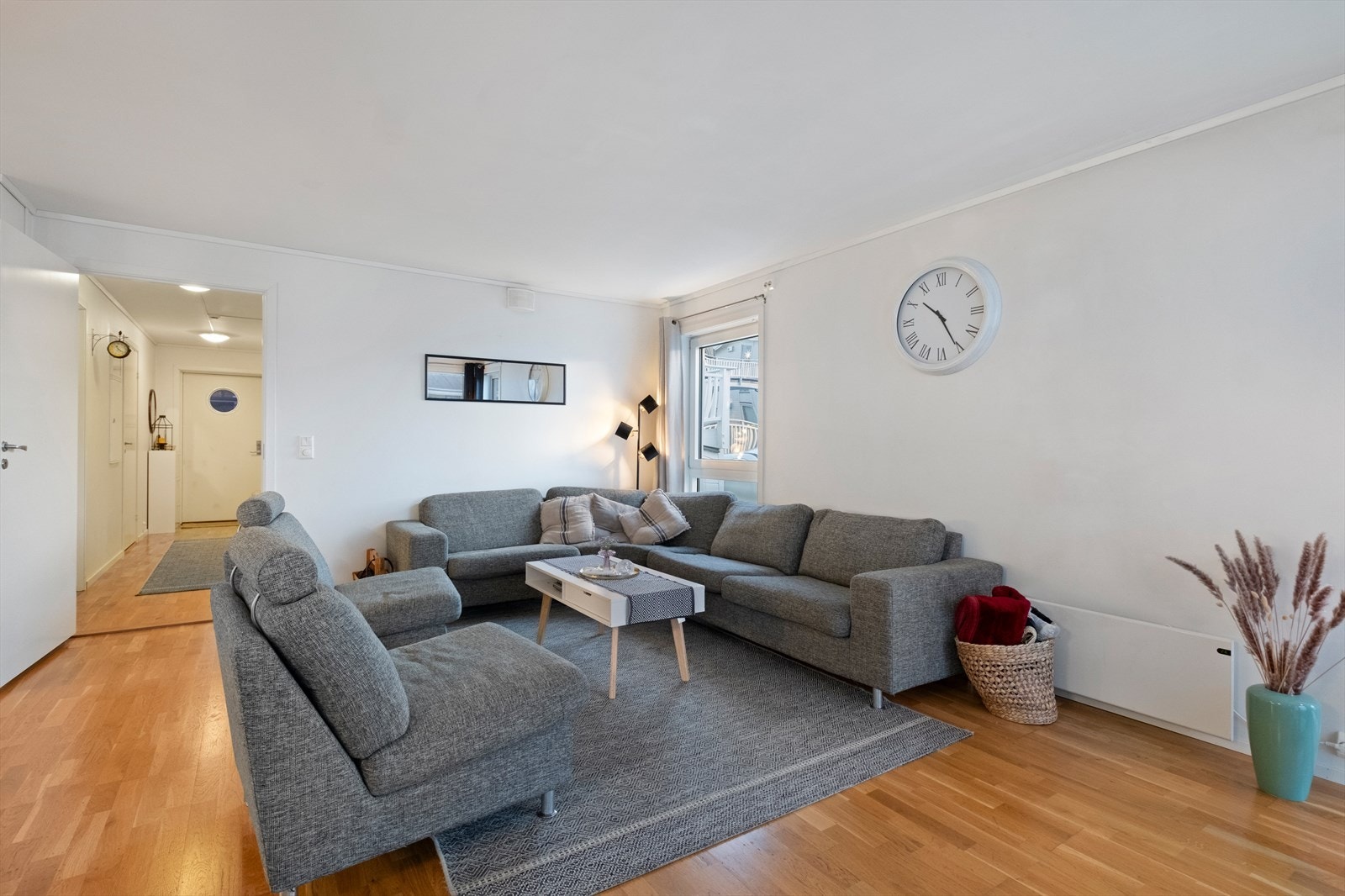 Lys og pen stue Galleribilde