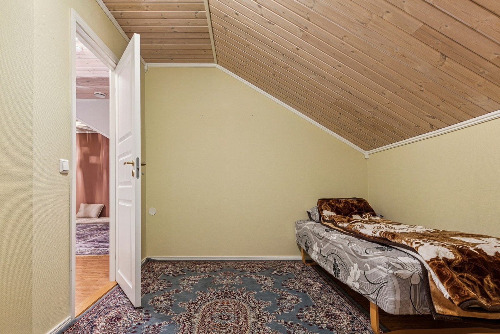 Soverom loftsetasje Galleribilde