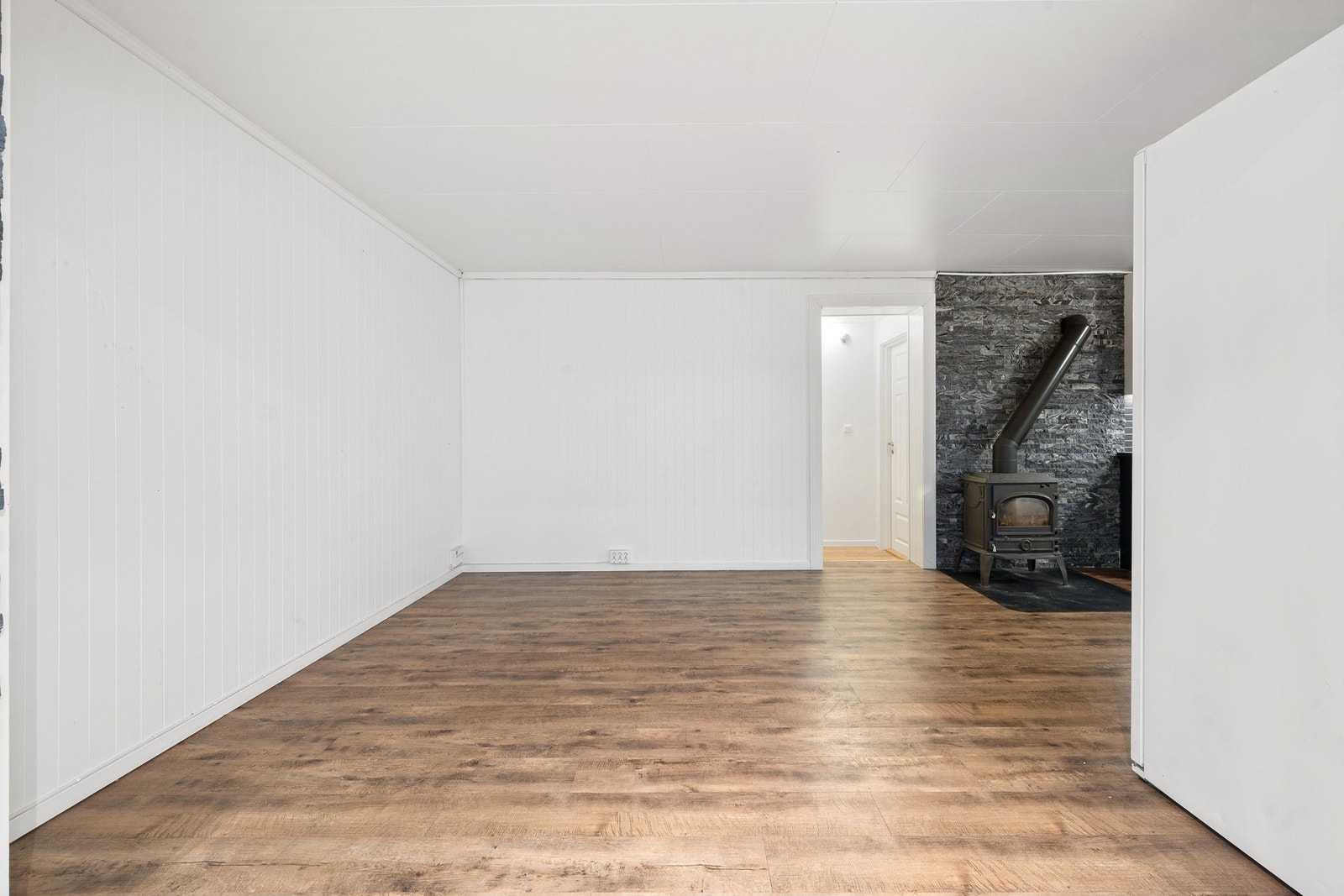 Vedfyring varmer opp boligen og gir ekstra hygge utover vinteren Galleribilde