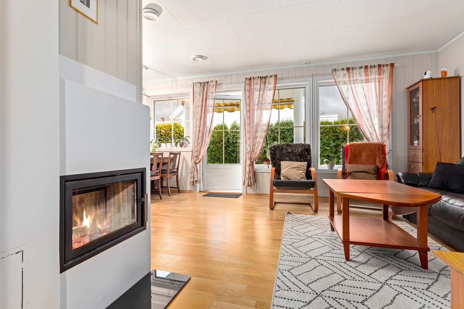 Gode vindaugsflater gir eit fint lysinnslipp. Galleribilde