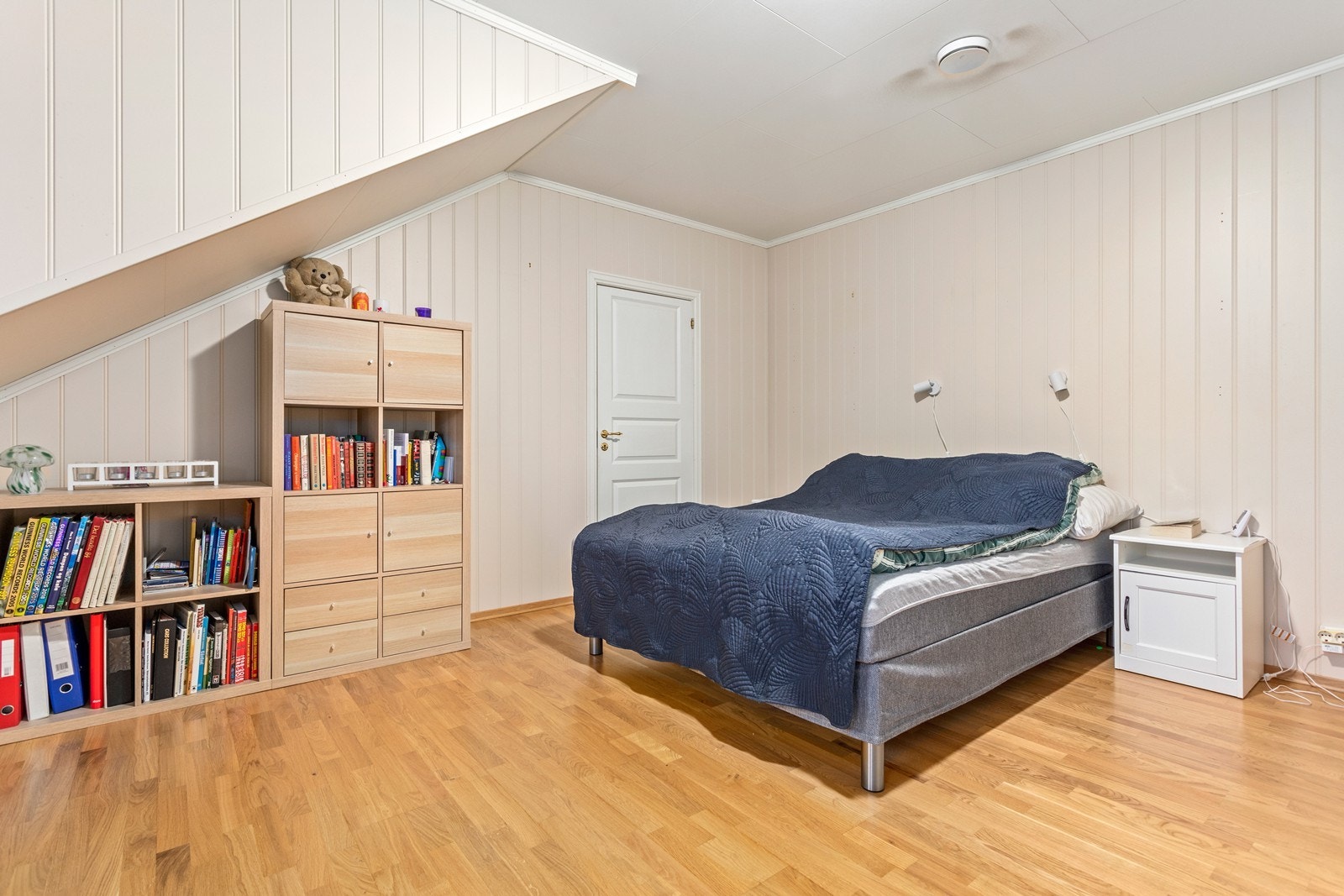 Frå soverommet er det tilkomst til både bad og bod. Galleribilde