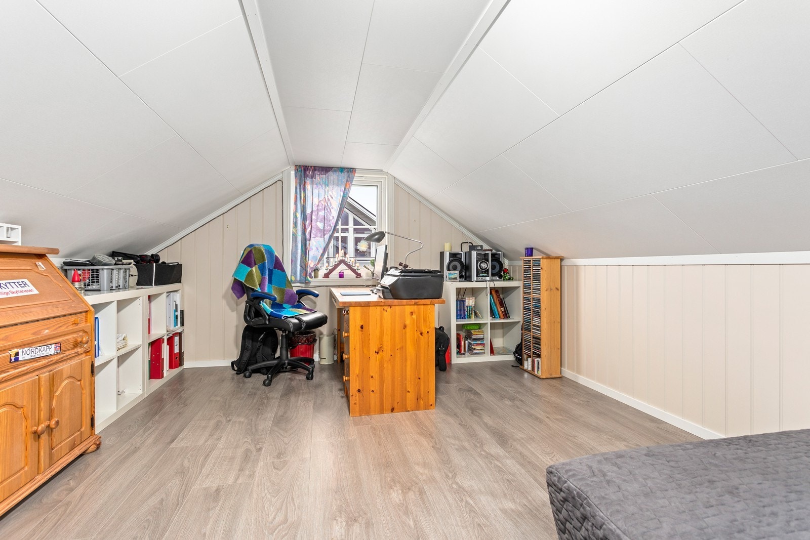 Rom nytta som kontor av dagens eigar. Galleribilde