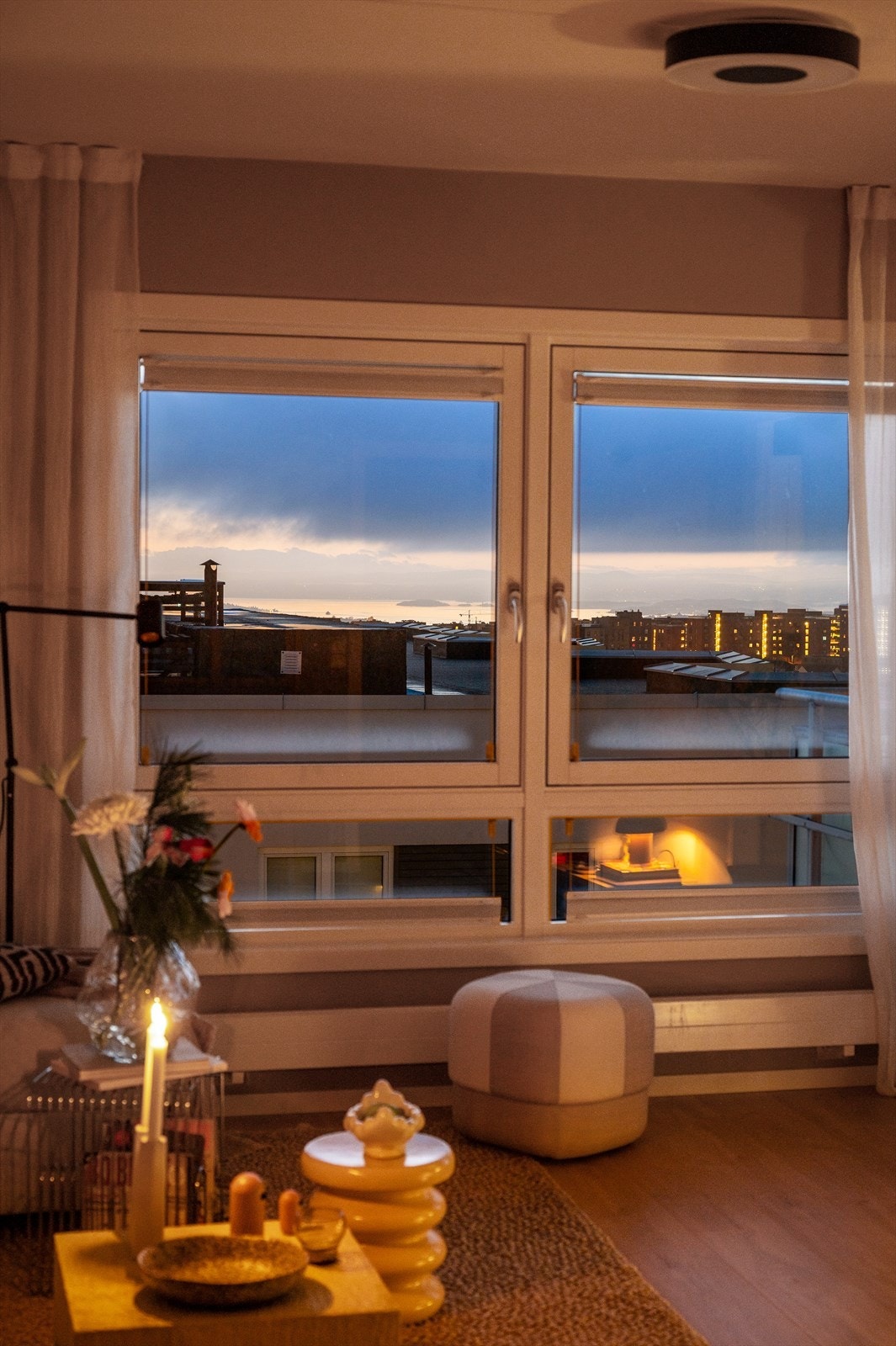 Hyggelig utsikt over hustakene i området. Galleribilde