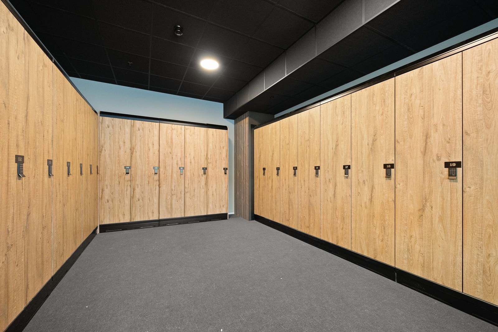 Eget skiskap på bakkeplan, enklere blir det ikke. Galleribilde