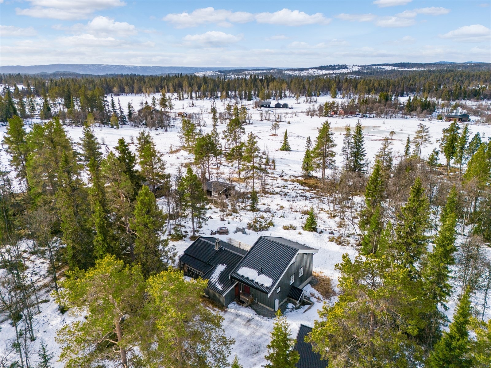 En fritidseiendom beliggende på Fjellheim- Golsfjellet, med flott turområde like utenfor døren. Galleribilde