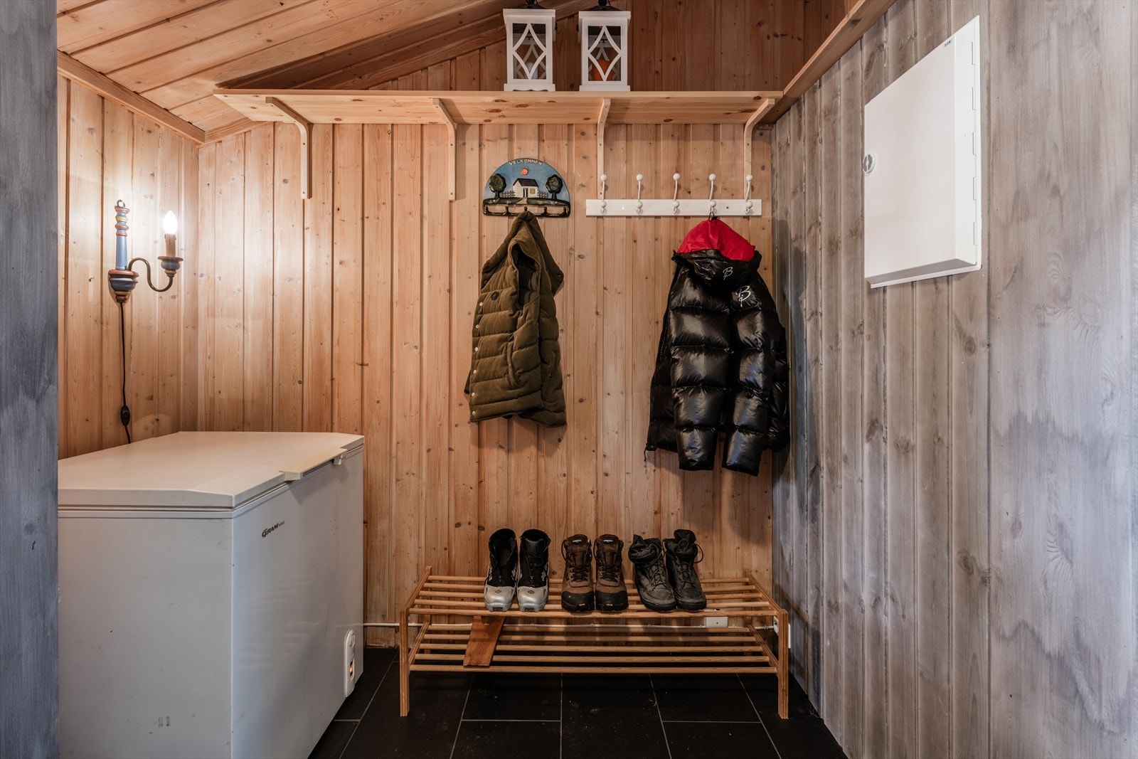 Entré/gang med god plass til et garderobeskap. Galleribilde