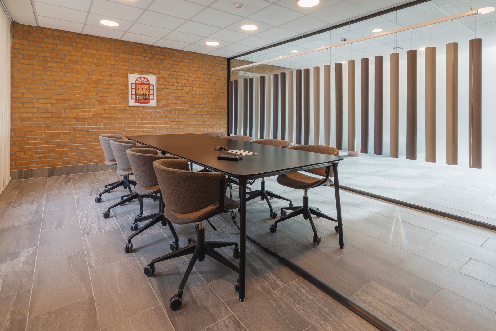 Bygget har også 4 felles møterom, innredet med moderne av-utstyr. Galleribilde