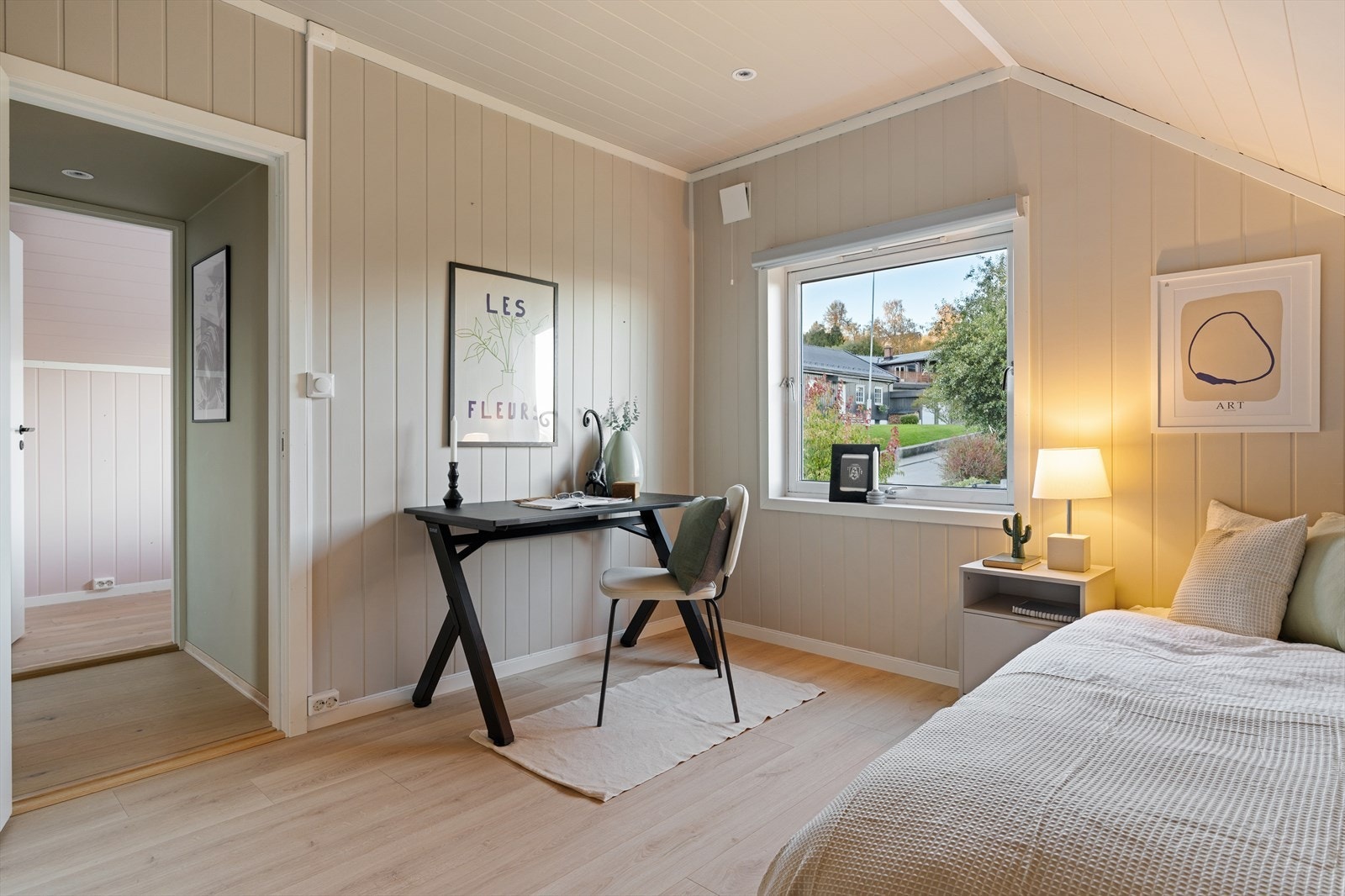 Soverommene fremstår som romslige og har flotte løsninger. Galleribilde