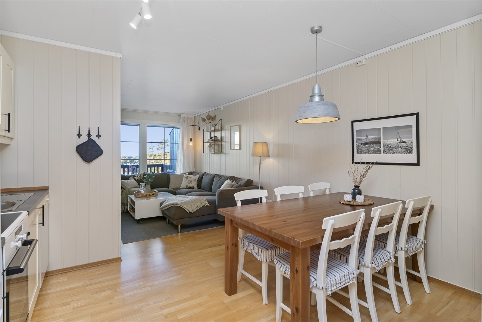 Åpen løsning mot stuen Galleribilde