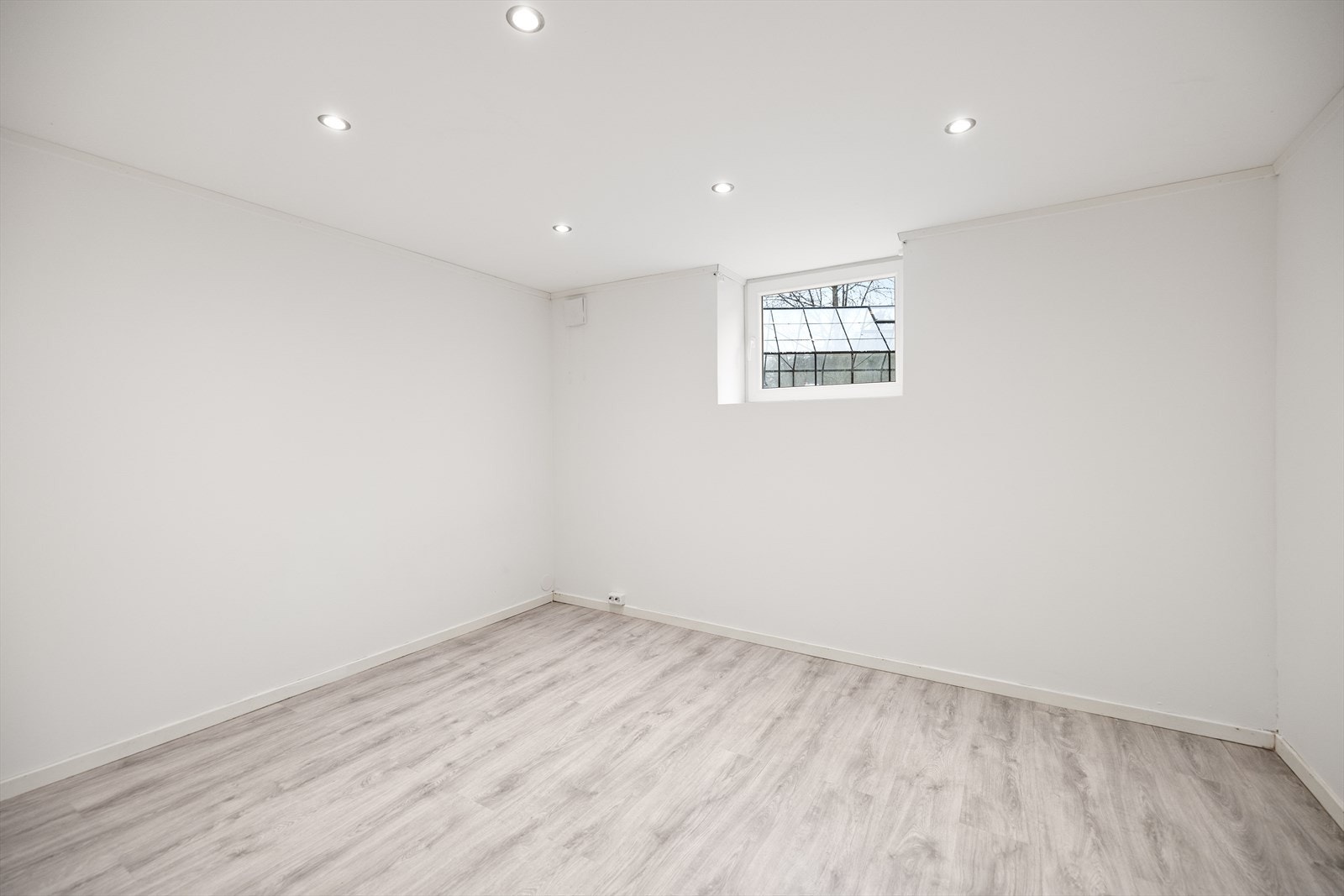 Soverommet i hybelen er romslig med plass til seng og oppbevaringsmuligheter. Galleribilde