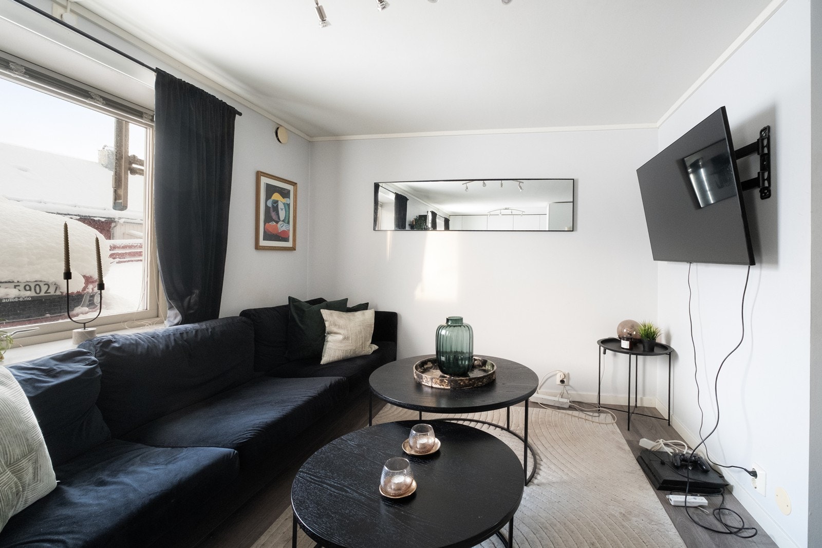 Vindu slipper inn rikelig med dagslys. Galleribilde