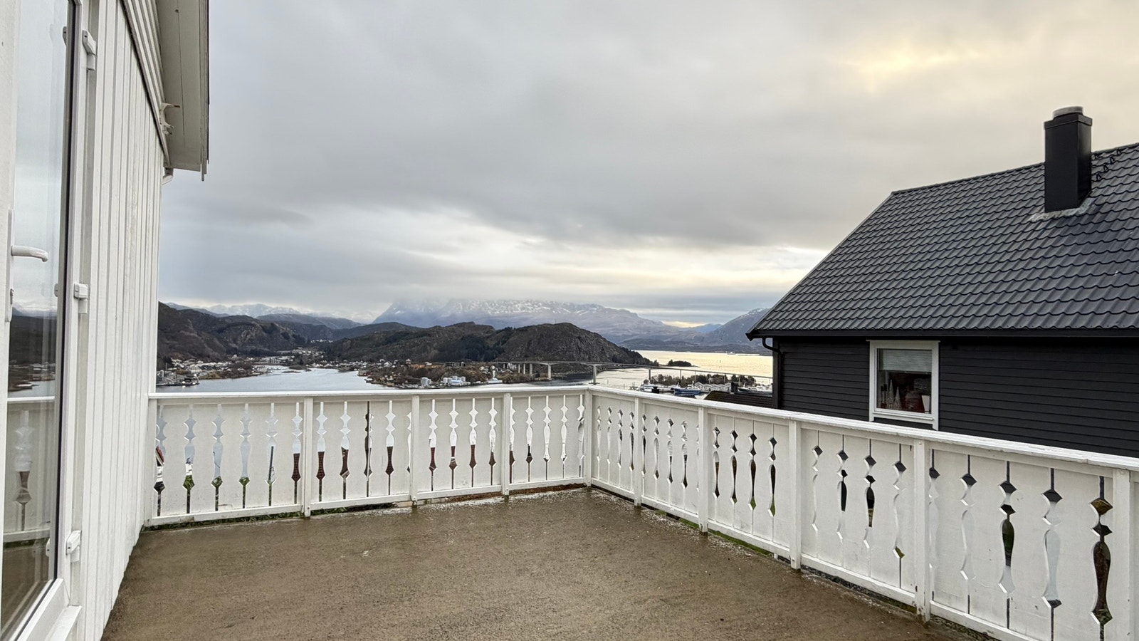 Hovedetasje - altan utenfor stue Galleribilde