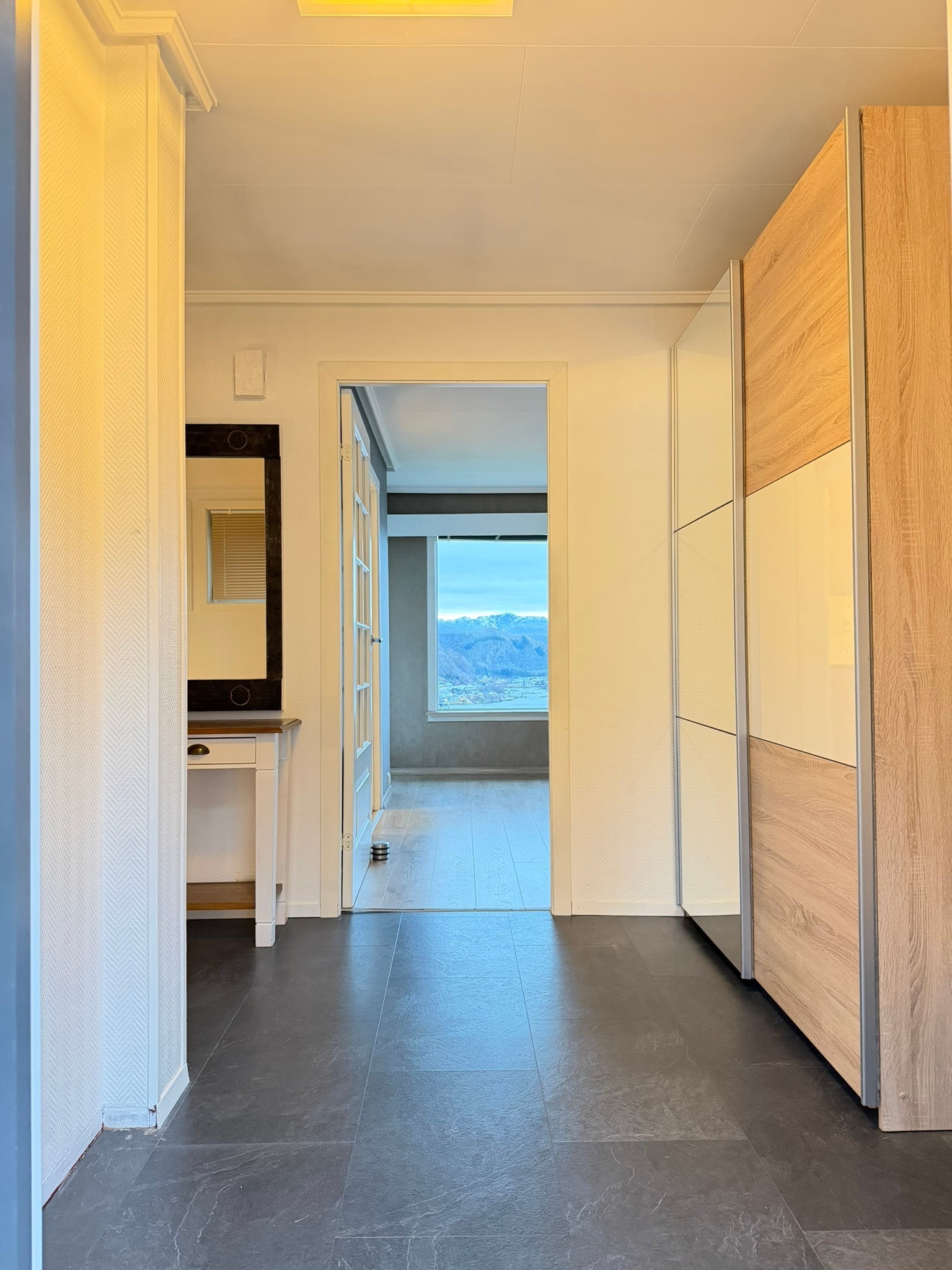 Hovedetasje - gang Galleribilde