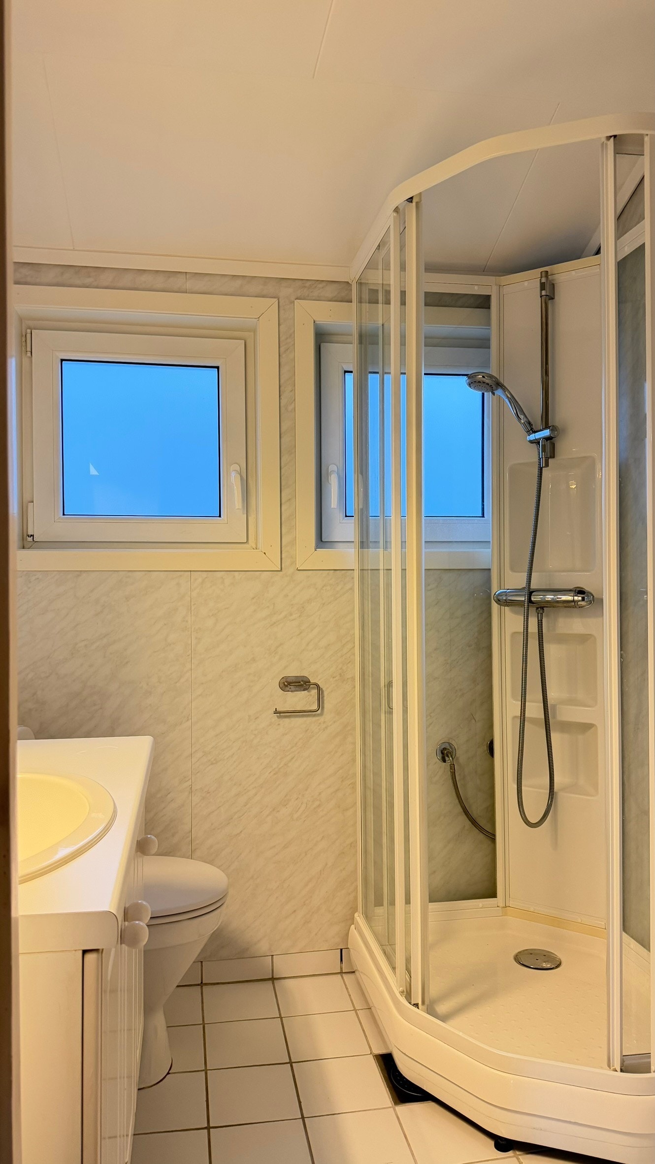 Hovedetasje - bad Galleribilde