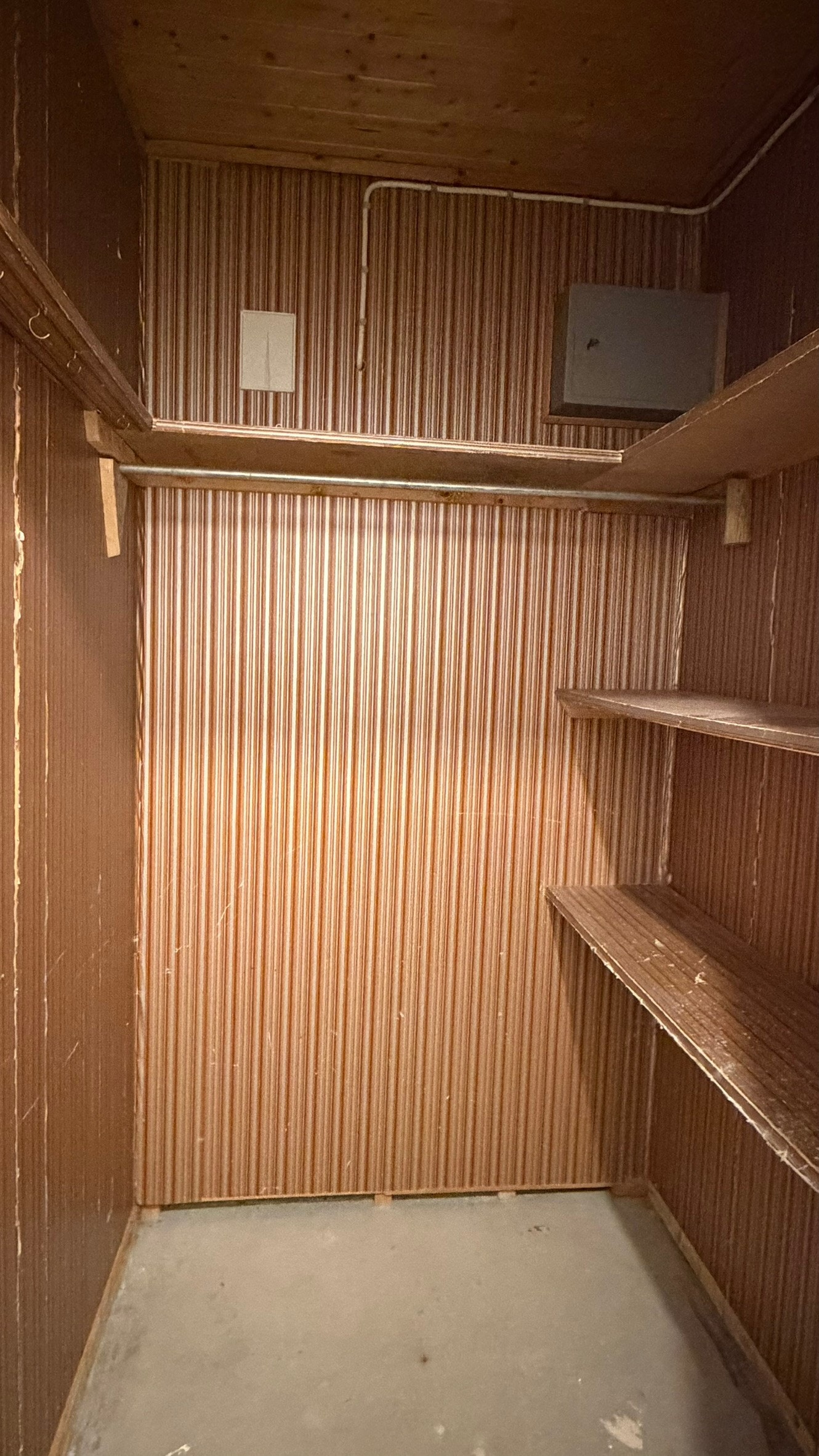 Underetasje - bod Galleribilde