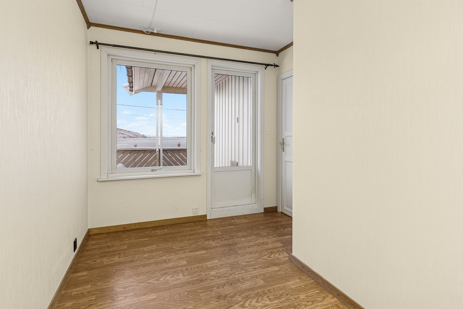 Direkte innenfor stuen finner vi ett av 4 soverom. Galleribilde