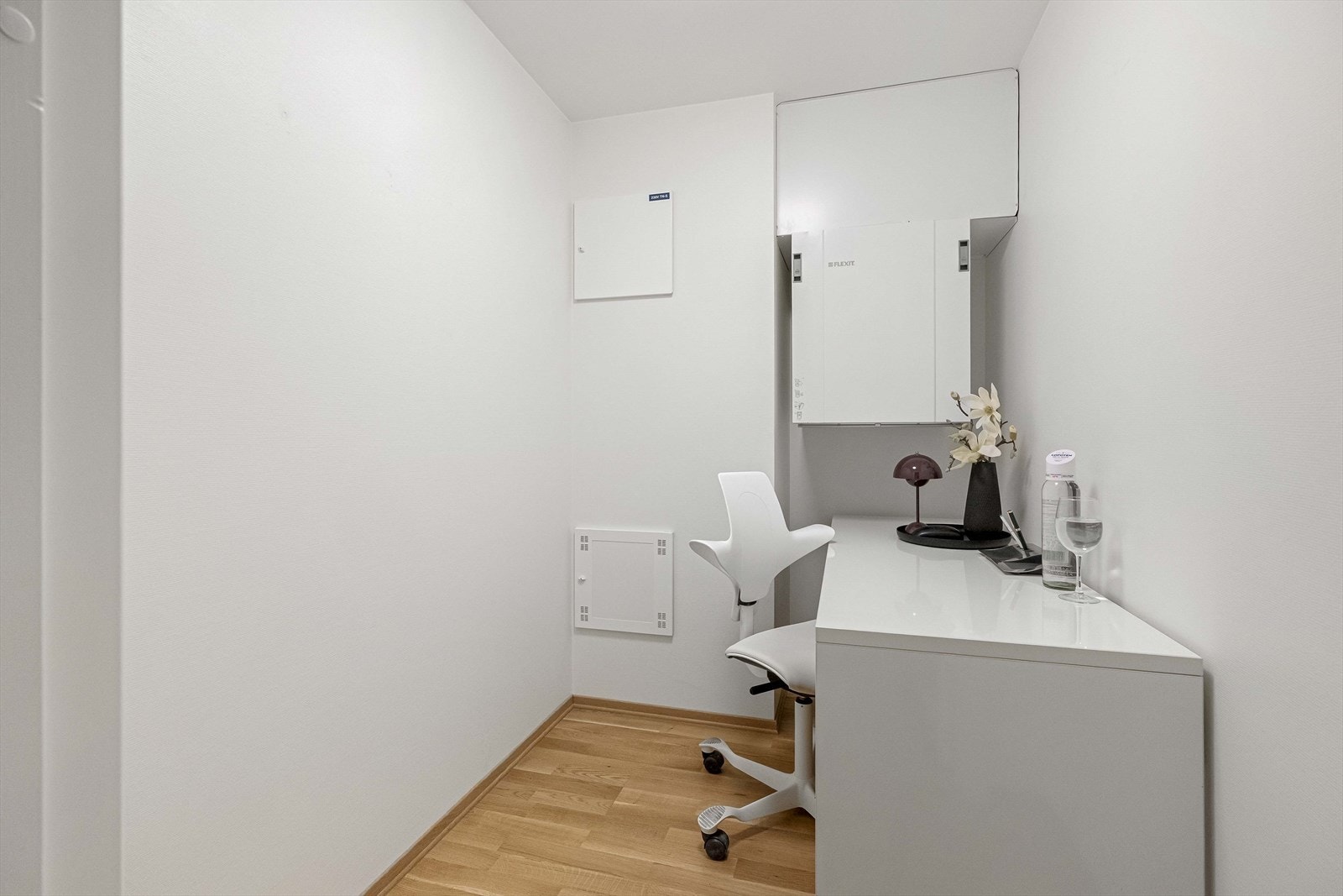 Innvendig bod - Brukt som kontor Galleribilde