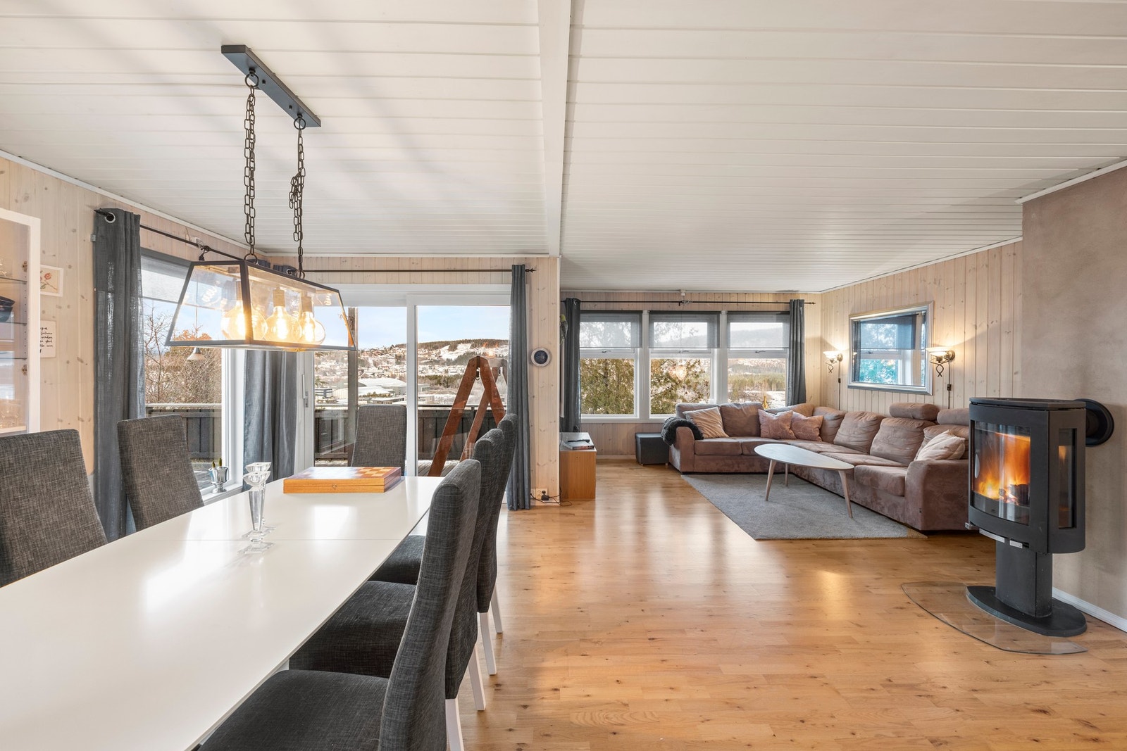 Velholdt og innholdsrik enebolig! Galleribilde