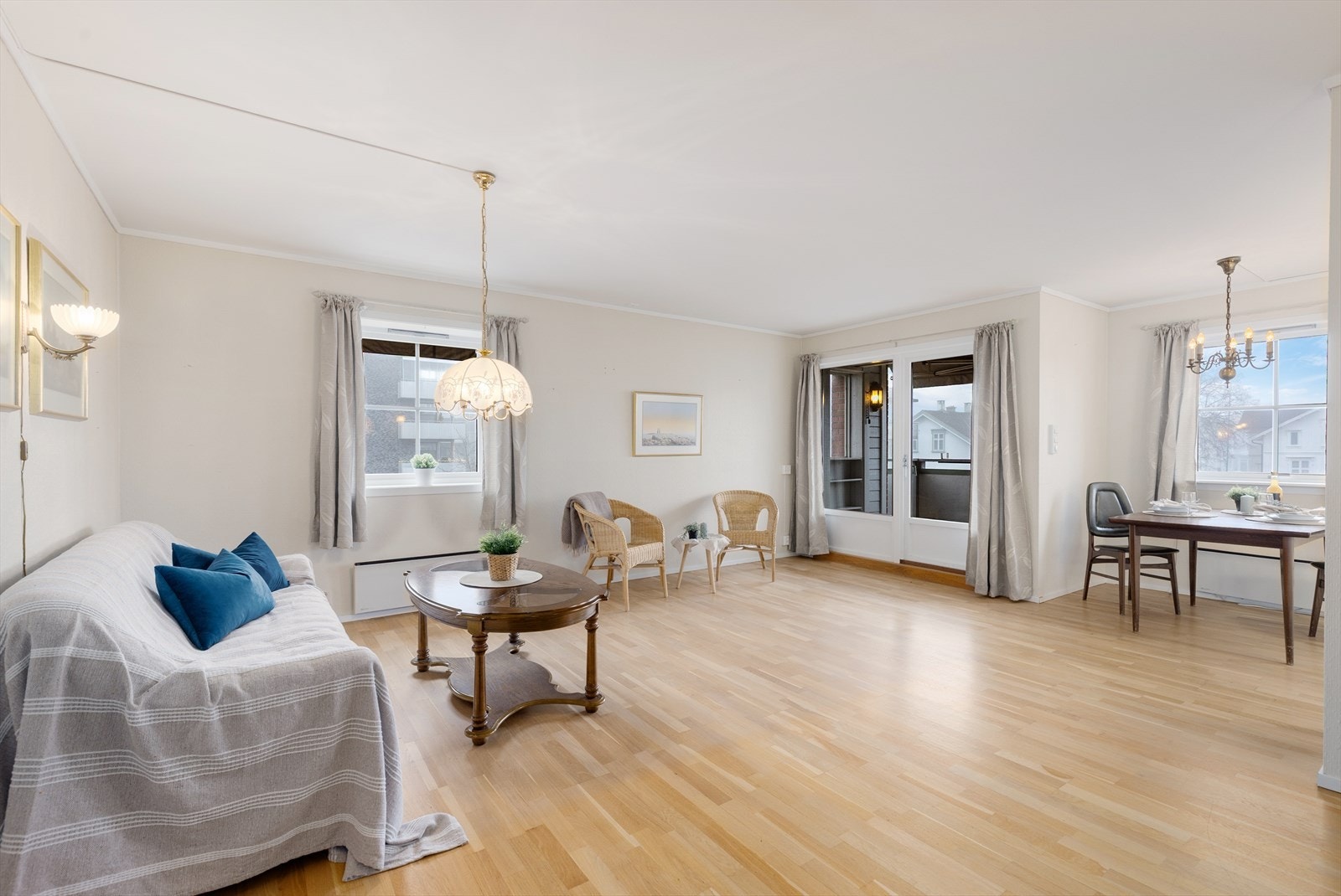 Lys og innbydende 3- roms selveierleilighet med fin beliggenhet i 2. etasje. Galleribilde