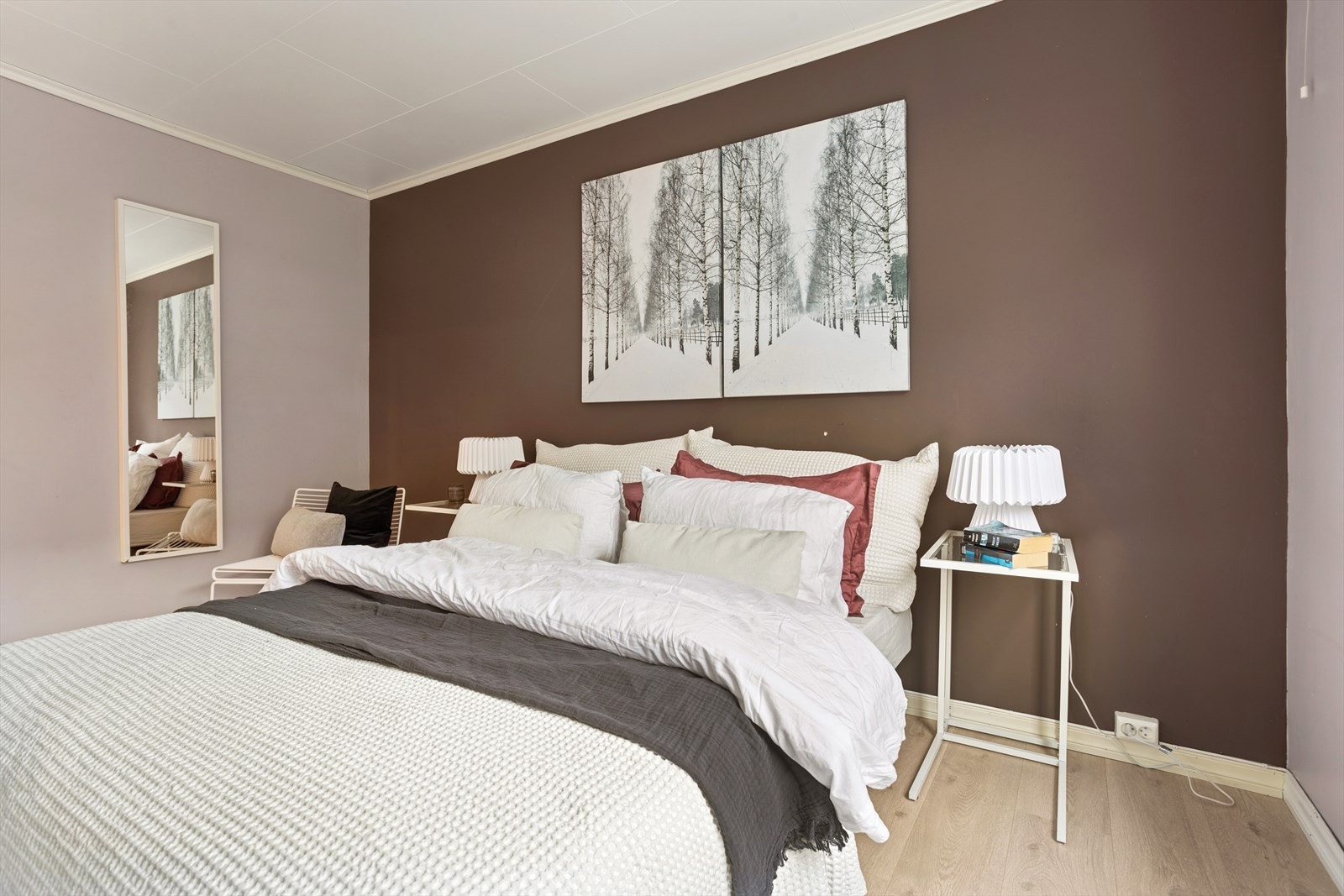 Soverommet har også god garderobeplass. Galleribilde