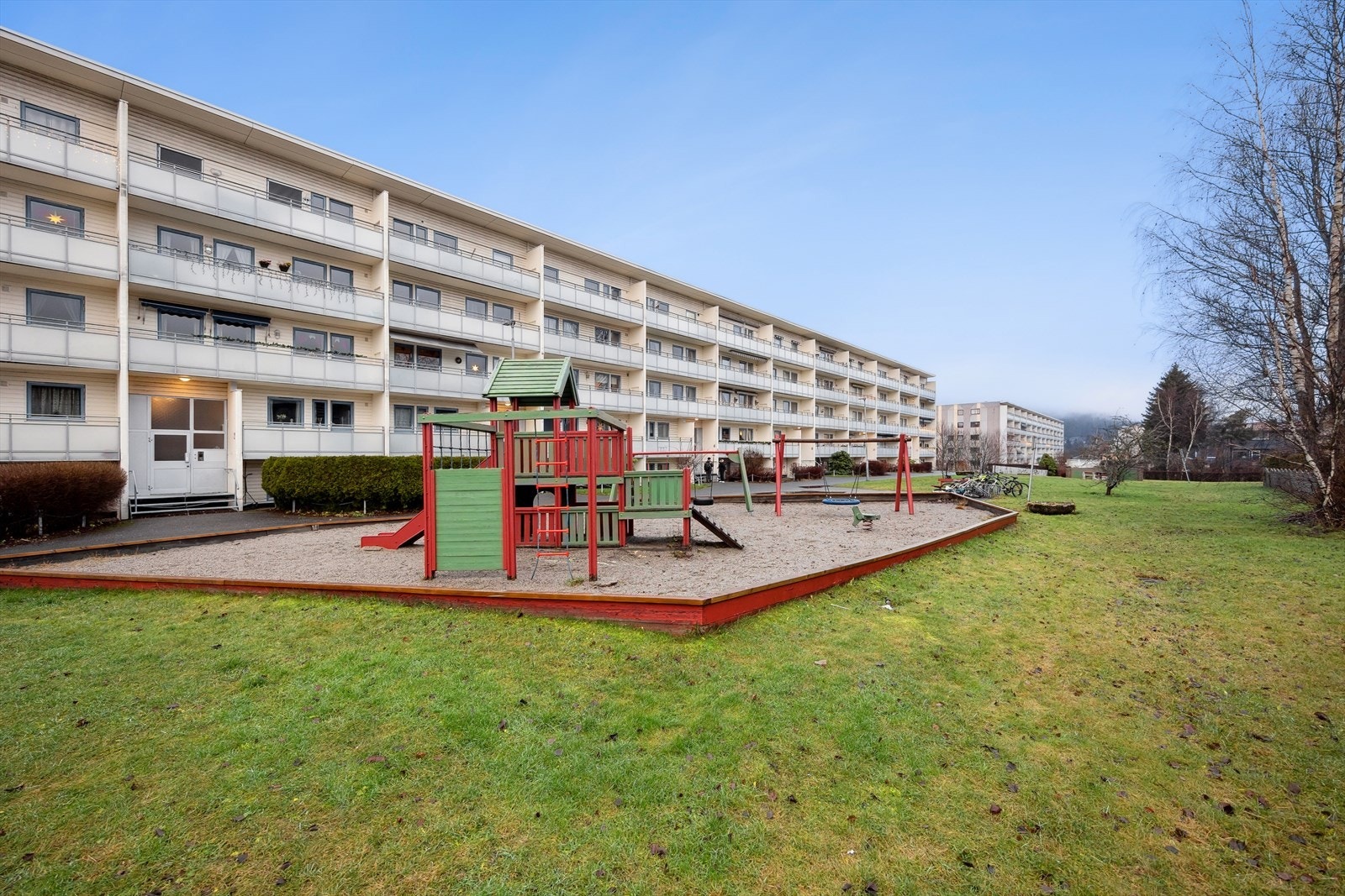 Lekeplass i umiddelbar nærhet. Galleribilde