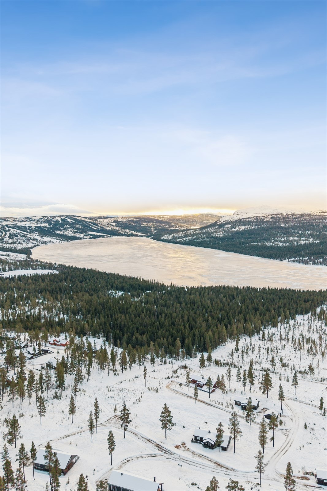 Gålåvatnet gir muligheter for isfiske og skøyting på vinteren, og bading og båtliv på sommeren. Galleribilde