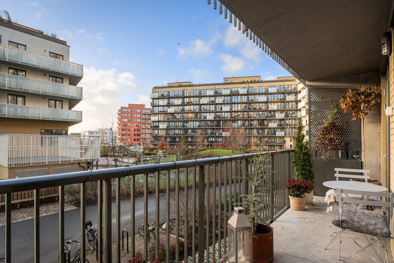 Leiligheten har en fantastisk balkong på 15 kvm. Galleribilde