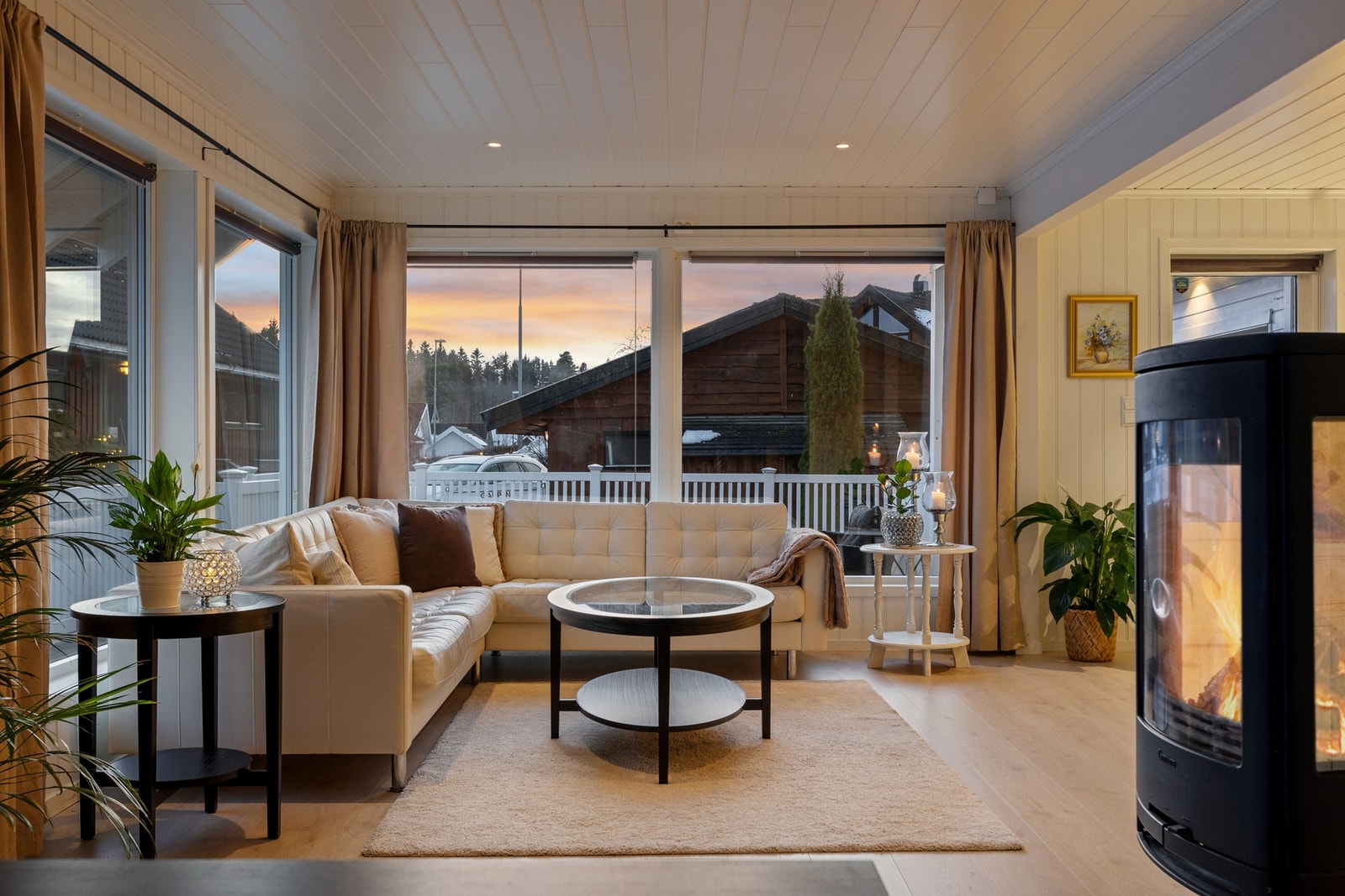 Bilde med fin ettermiddags stemning. Galleribilde