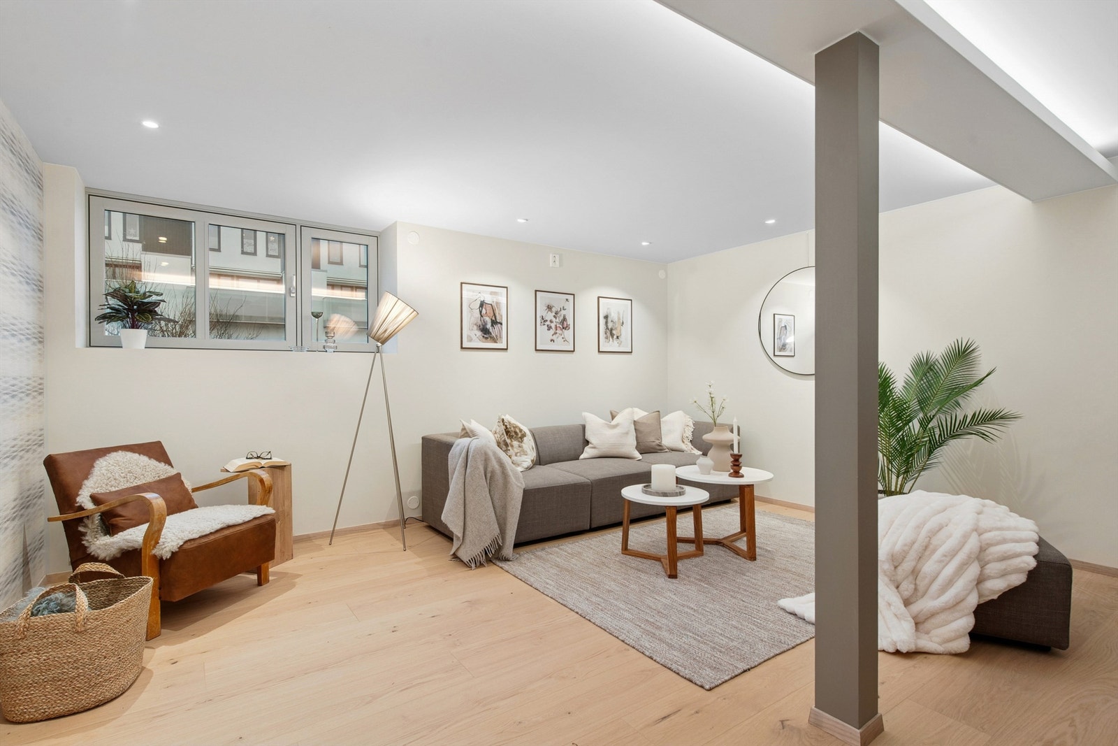 Stue i underetasjen som egner seg fint som for eksempel kinorom. Galleribilde