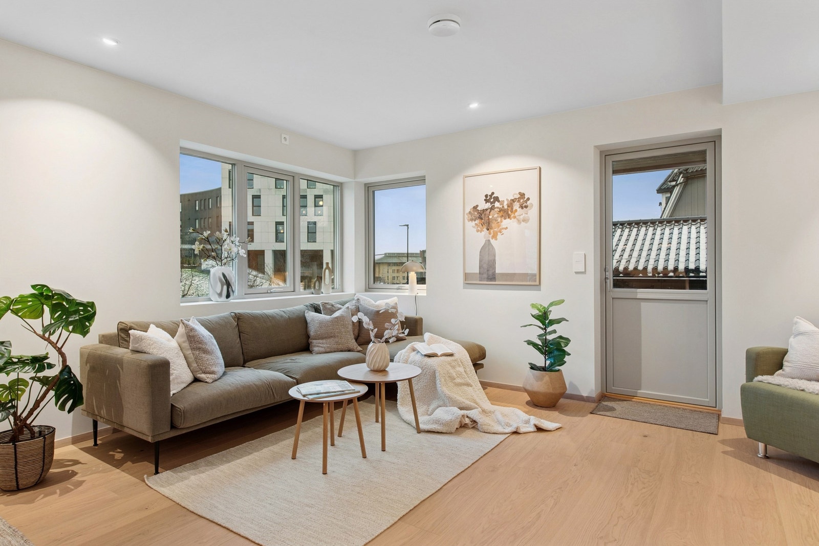 Stue i 1. etasje vist med en annen innredningsmulighet. Galleribilde