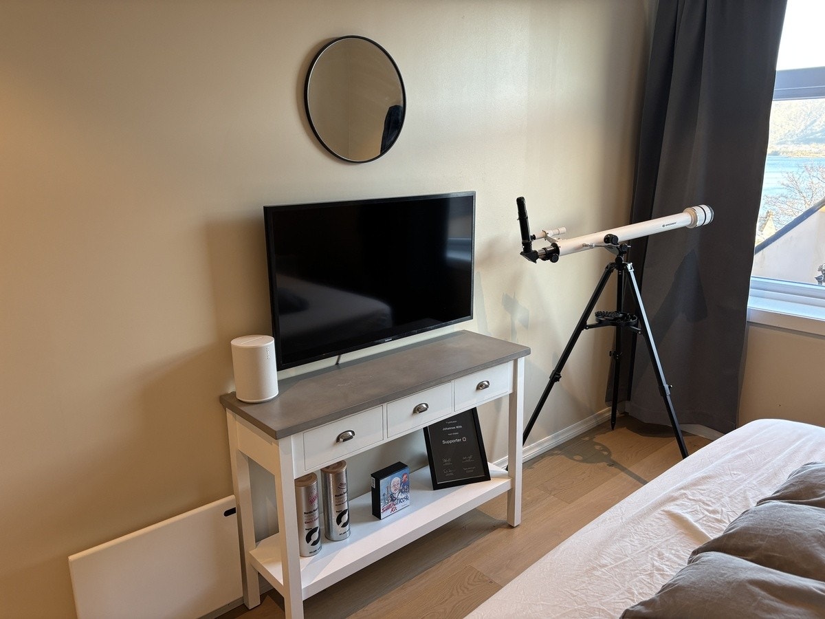 TV på soverommet Galleribilde