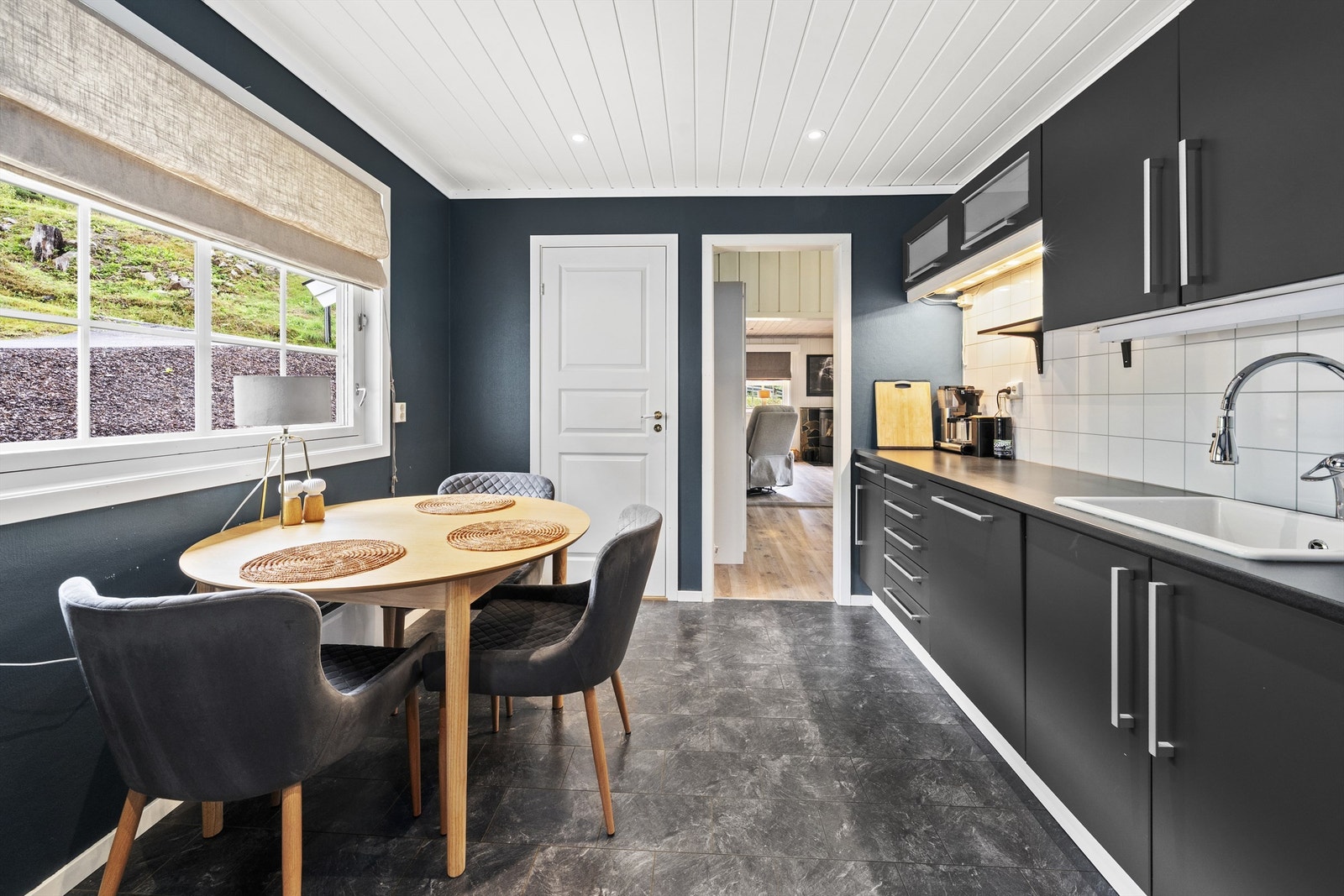 Vaskerom inn døren på venstre side. Galleribilde