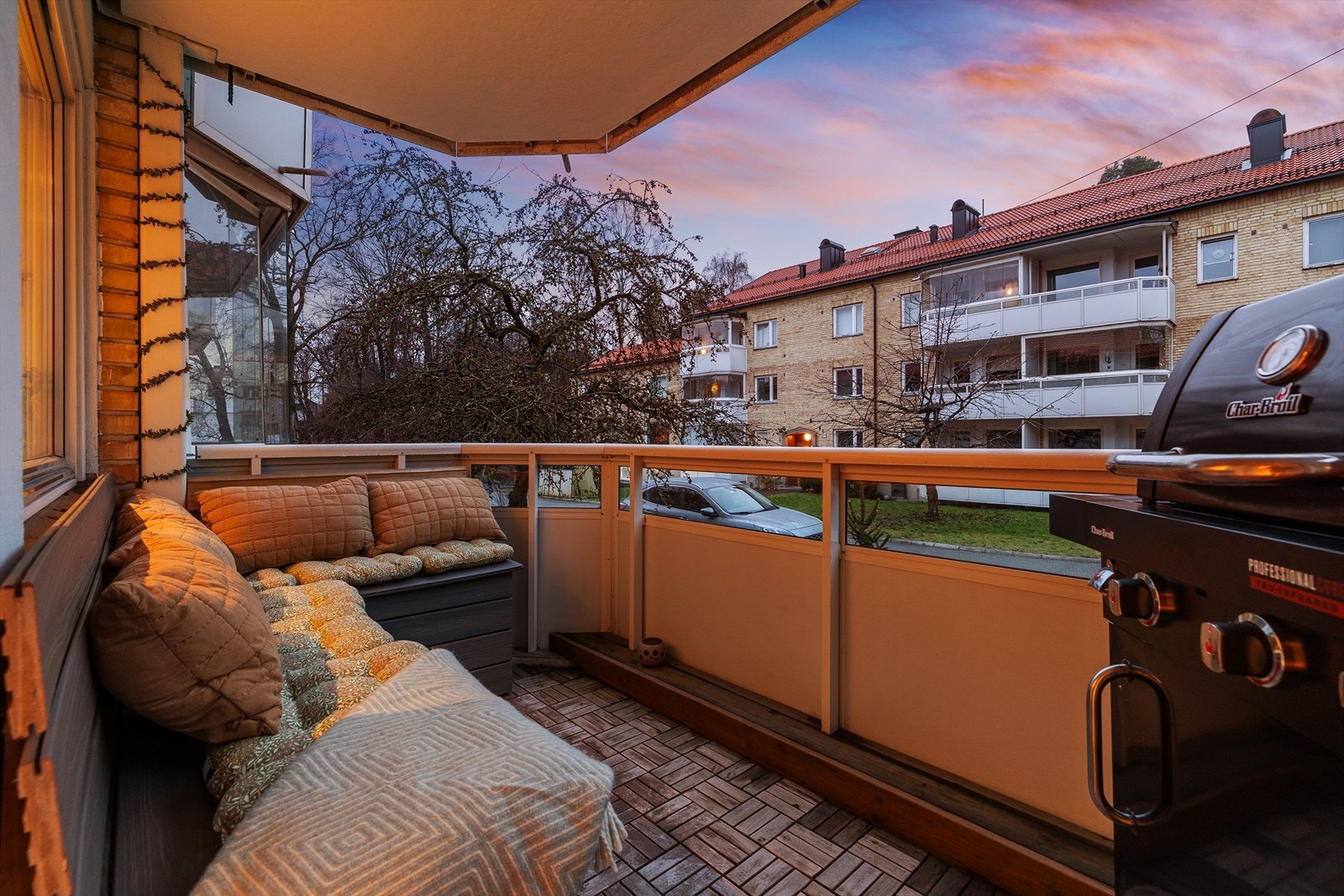 Her har man flotte grønne omgivelser utenfor boligen samt nærhet til byen Galleribilde