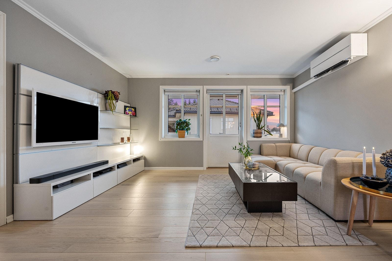 Opplev en lun loftstue som er ideell for avslapning og underholdning. Galleribilde