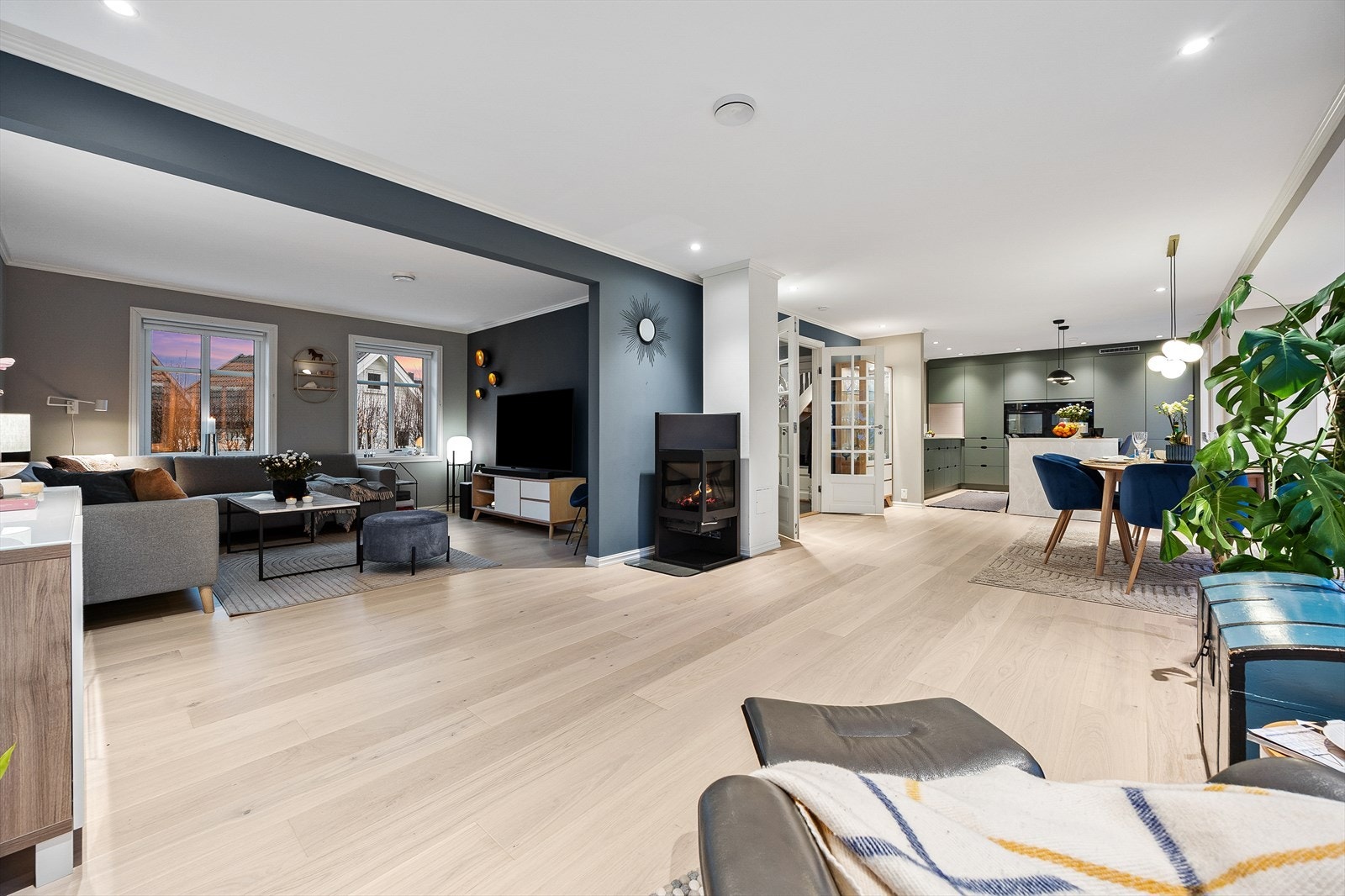 Boligen er presentert av Cathrine Gundersen og Aleksander Nilsen i EiendomsMegler 1. Galleribilde