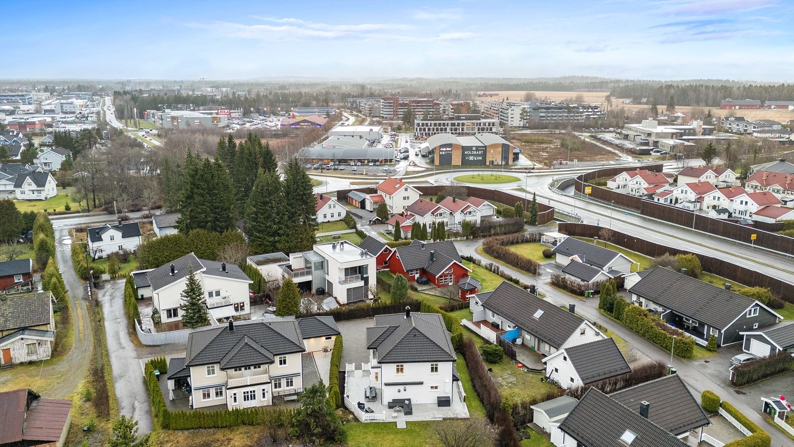 Hverdagslogistikken er enkel med Kiwi Gystad kun 3 minutters gange fra boligen. Galleribilde