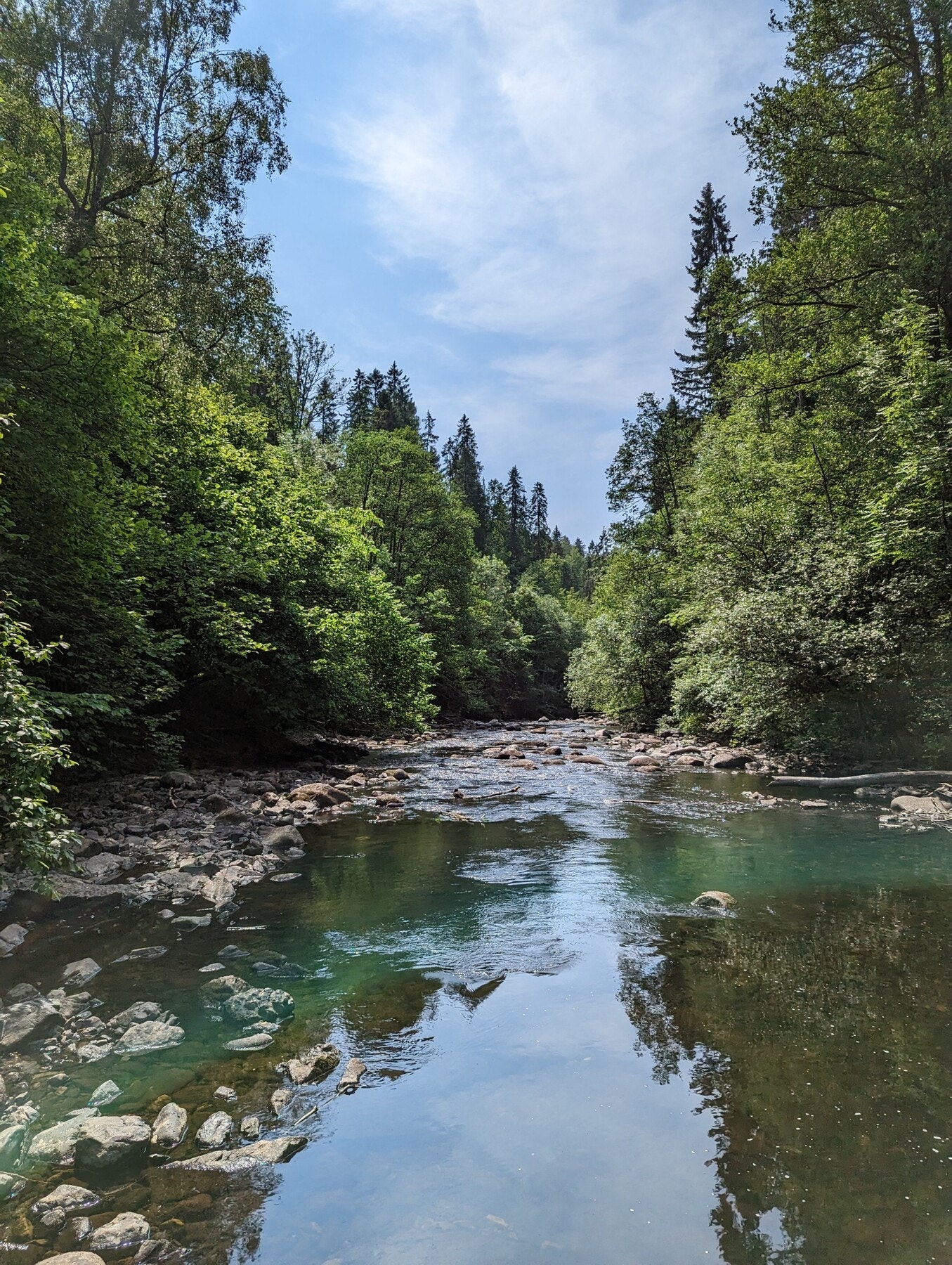 Det er også bademuligheter langs Lysakerelven (selgers bilde) Galleribilde