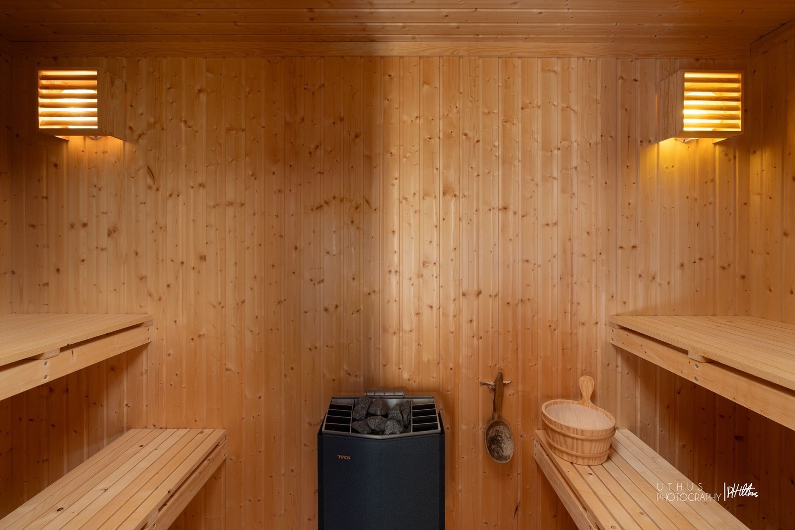 Behagelig og romslig sauna i annekset Galleribilde