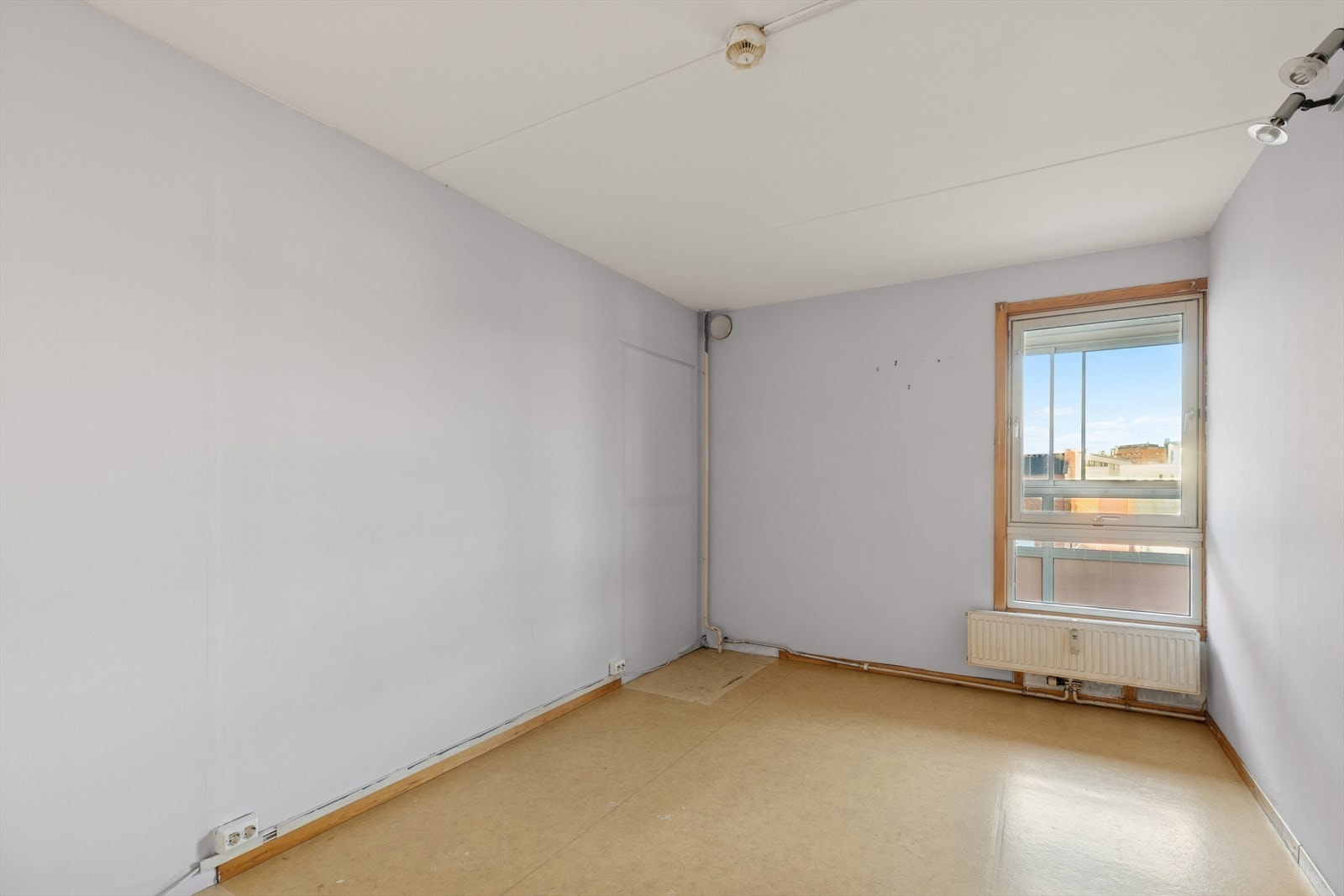 I felleskostnadene er fjernvarme, varmtvann og internett (Telia 1000/1000) inkludert. Galleribilde